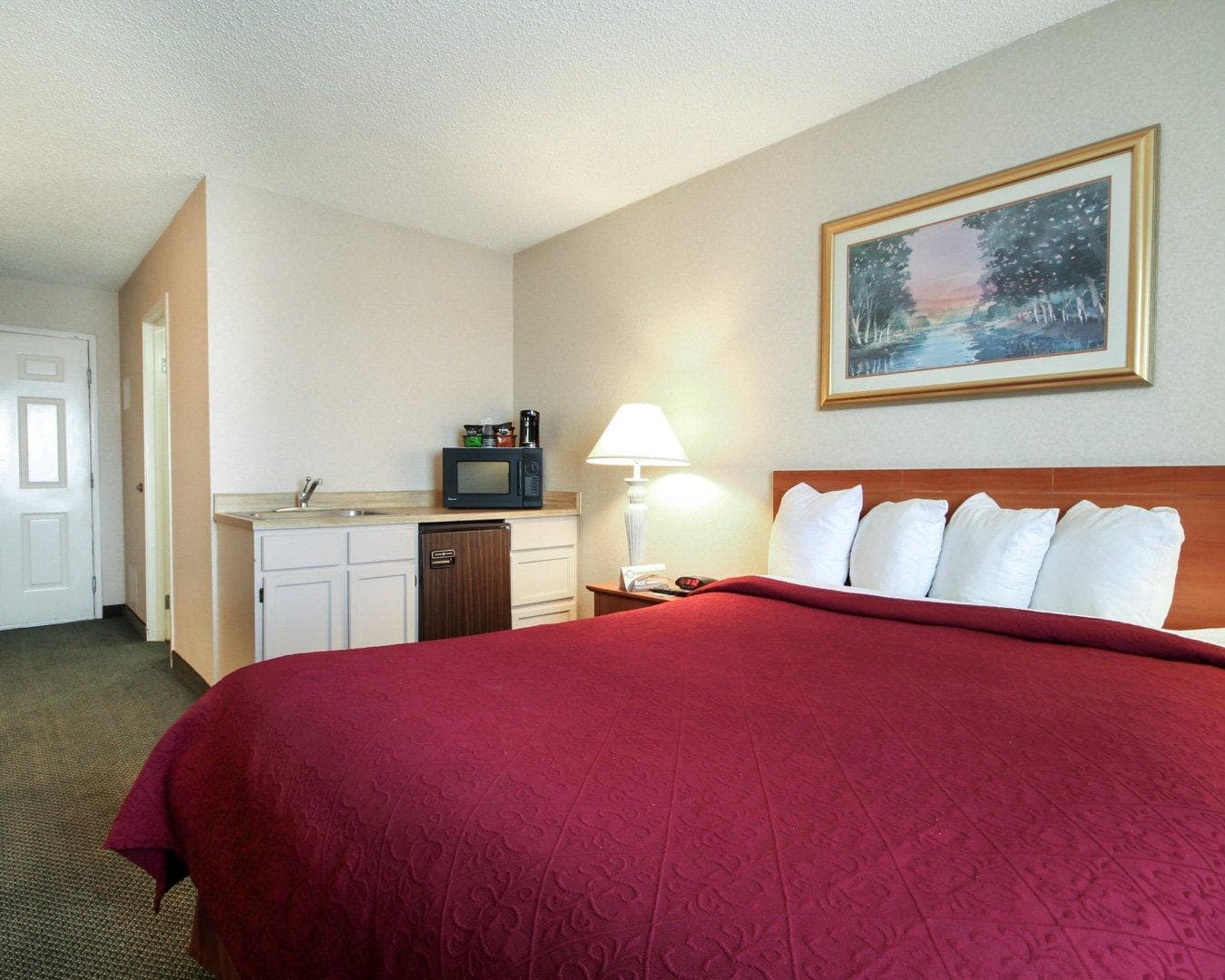 Quality Inn Airport East - Image 2