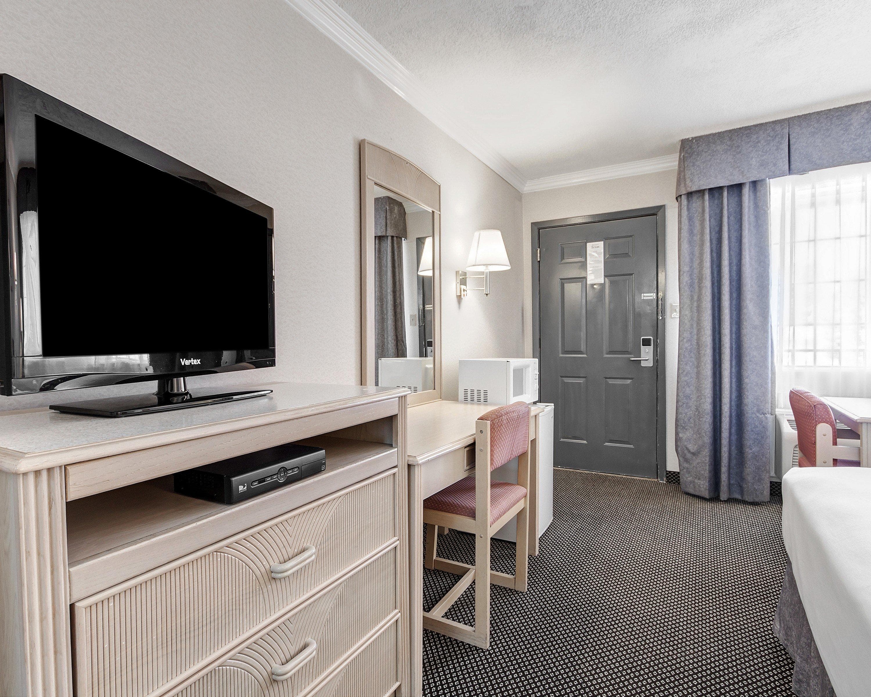 Econo Lodge Van Horn — 11