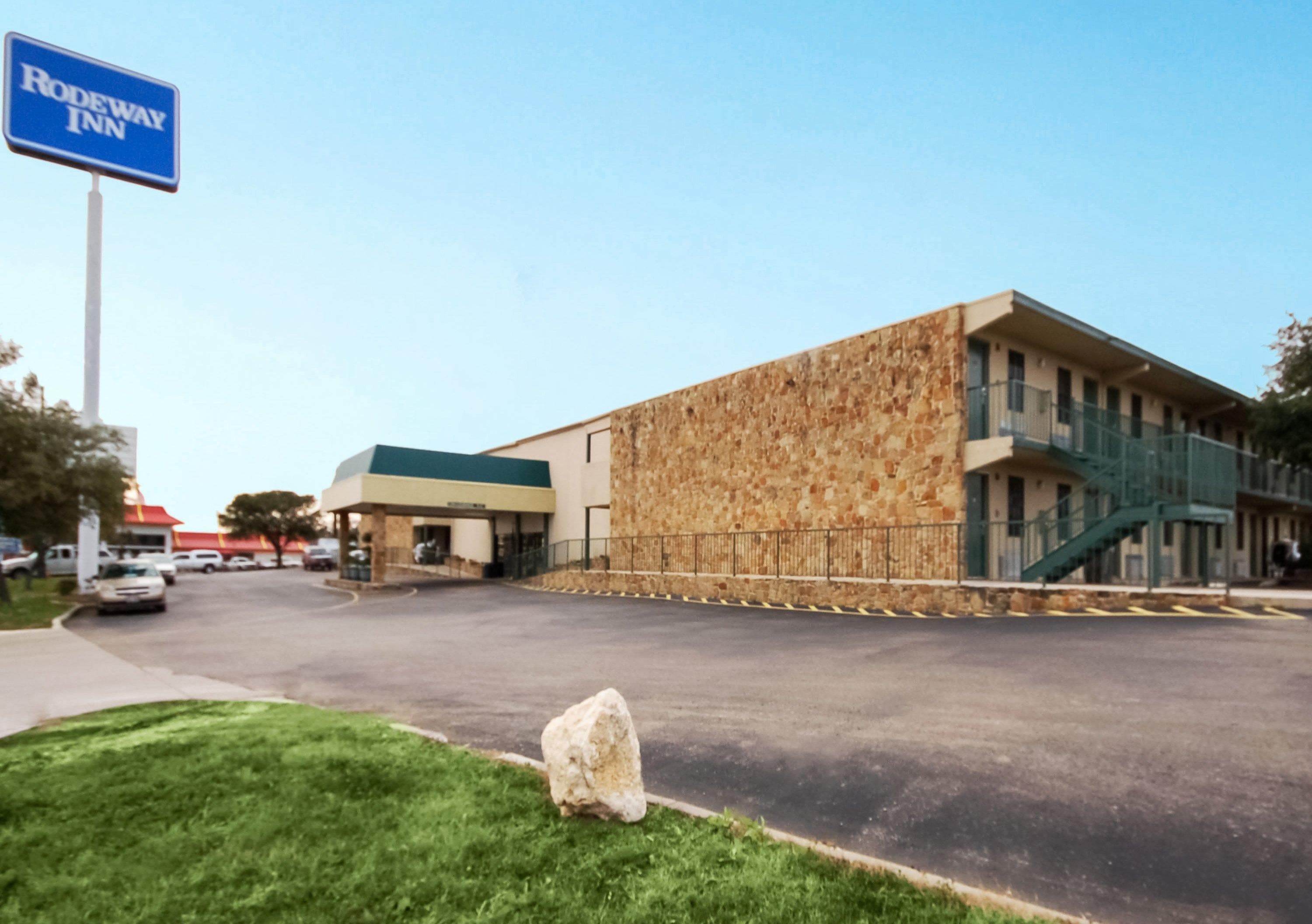 Rodeway Inn New Braunfels - San Antonio Area - Image 1