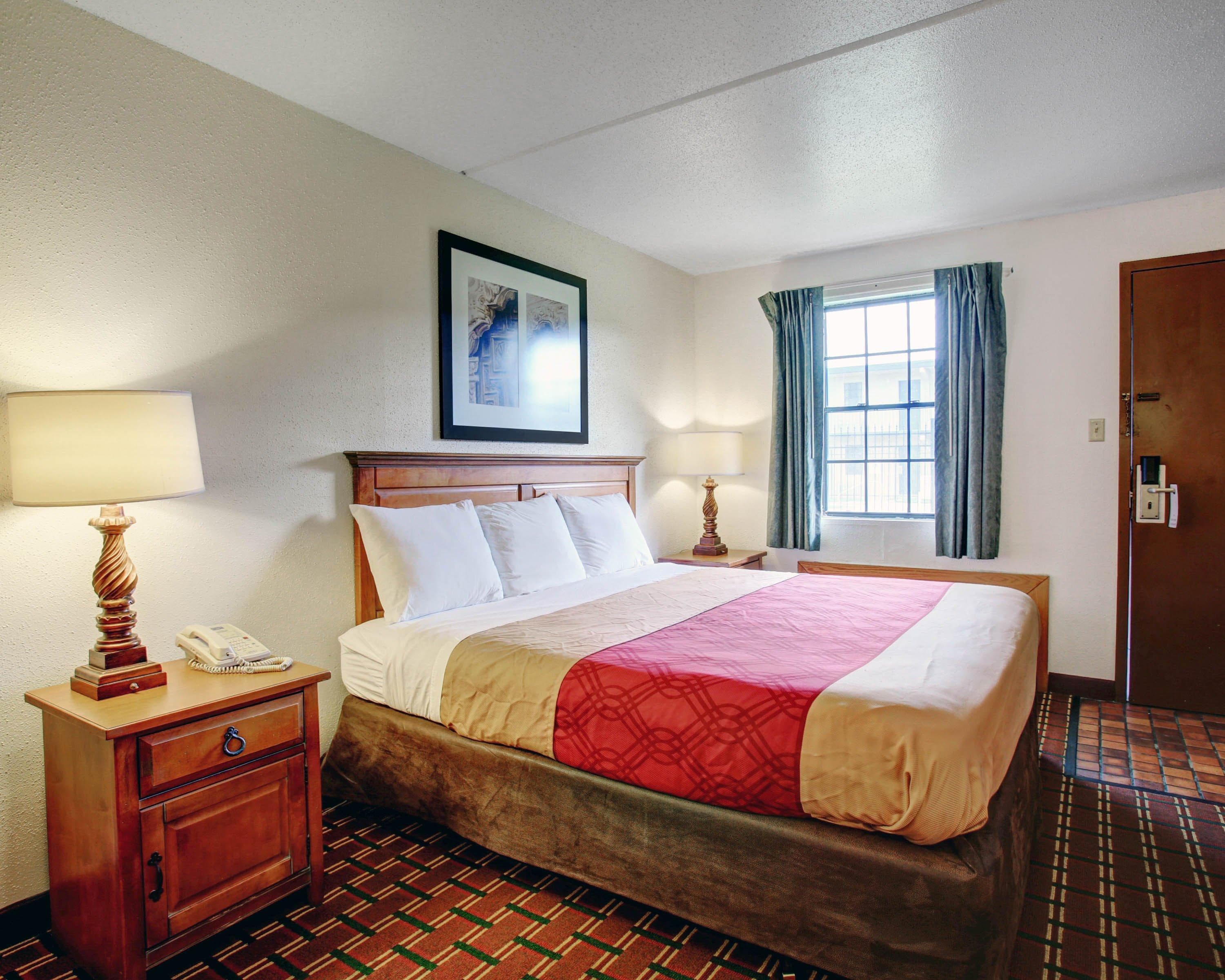 Rodeway Inn New Braunfels - San Antonio Area — 17