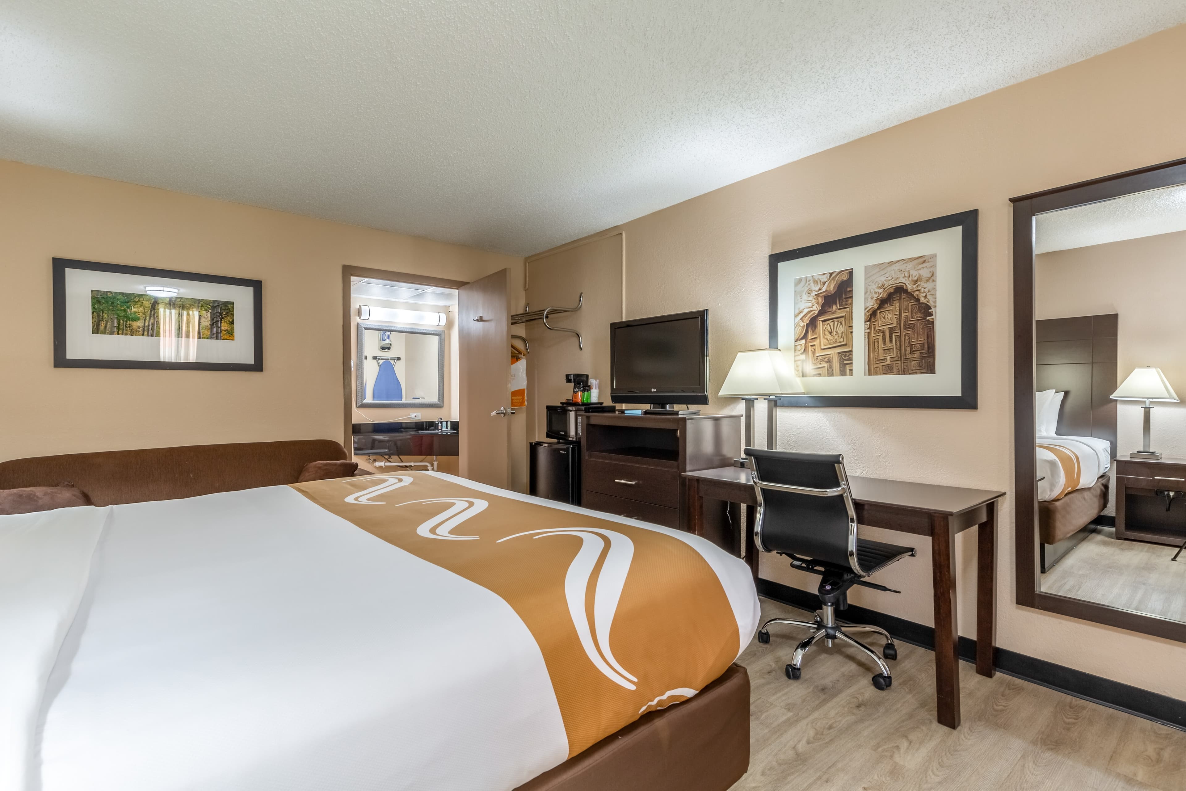 Quality Inn Pasadena - Houston East - Image 3