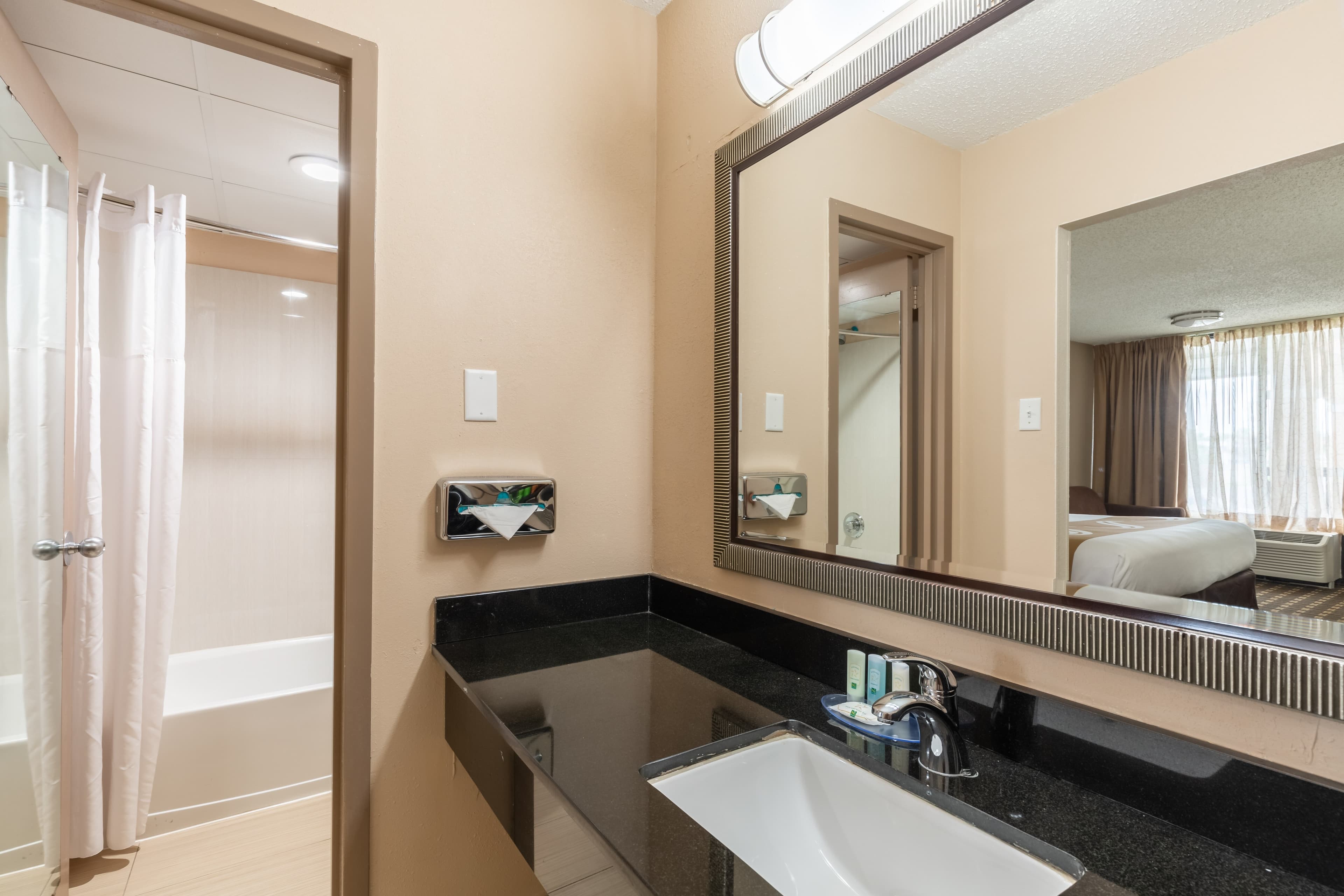Quality Inn Pasadena - Houston East — 11