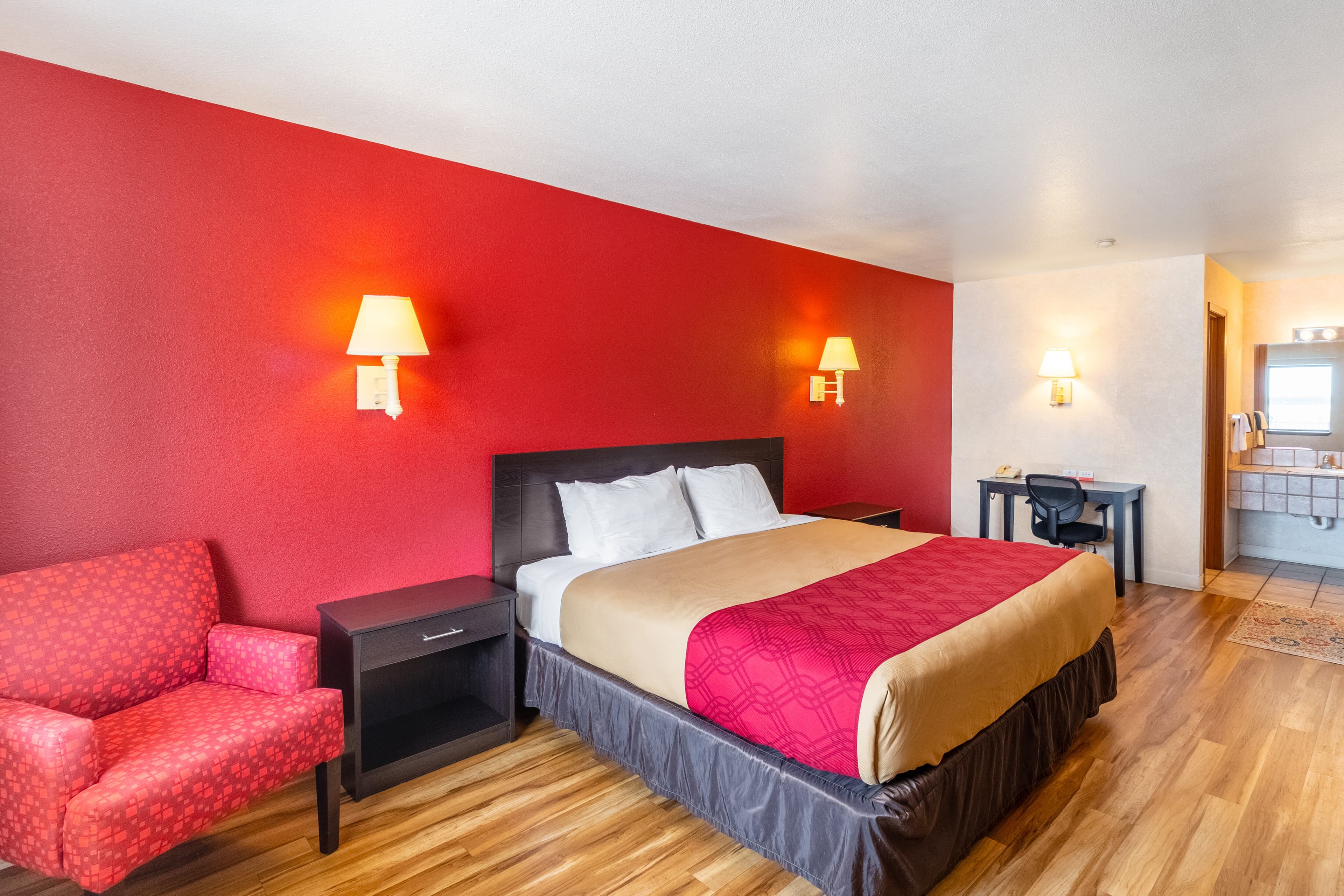 Econo Lodge Fredericksburg - Image 2
