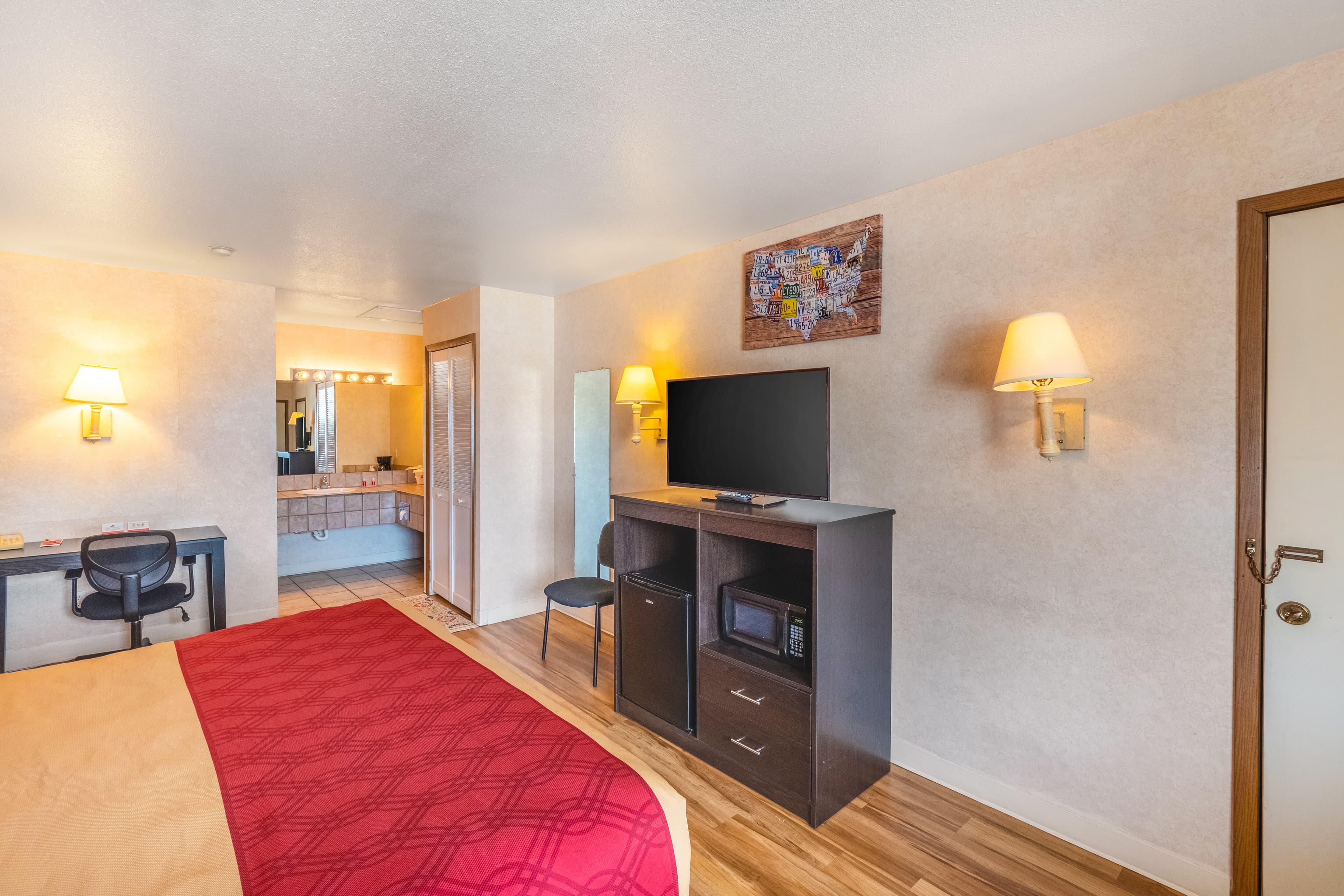 Econo Lodge Fredericksburg - Image 3