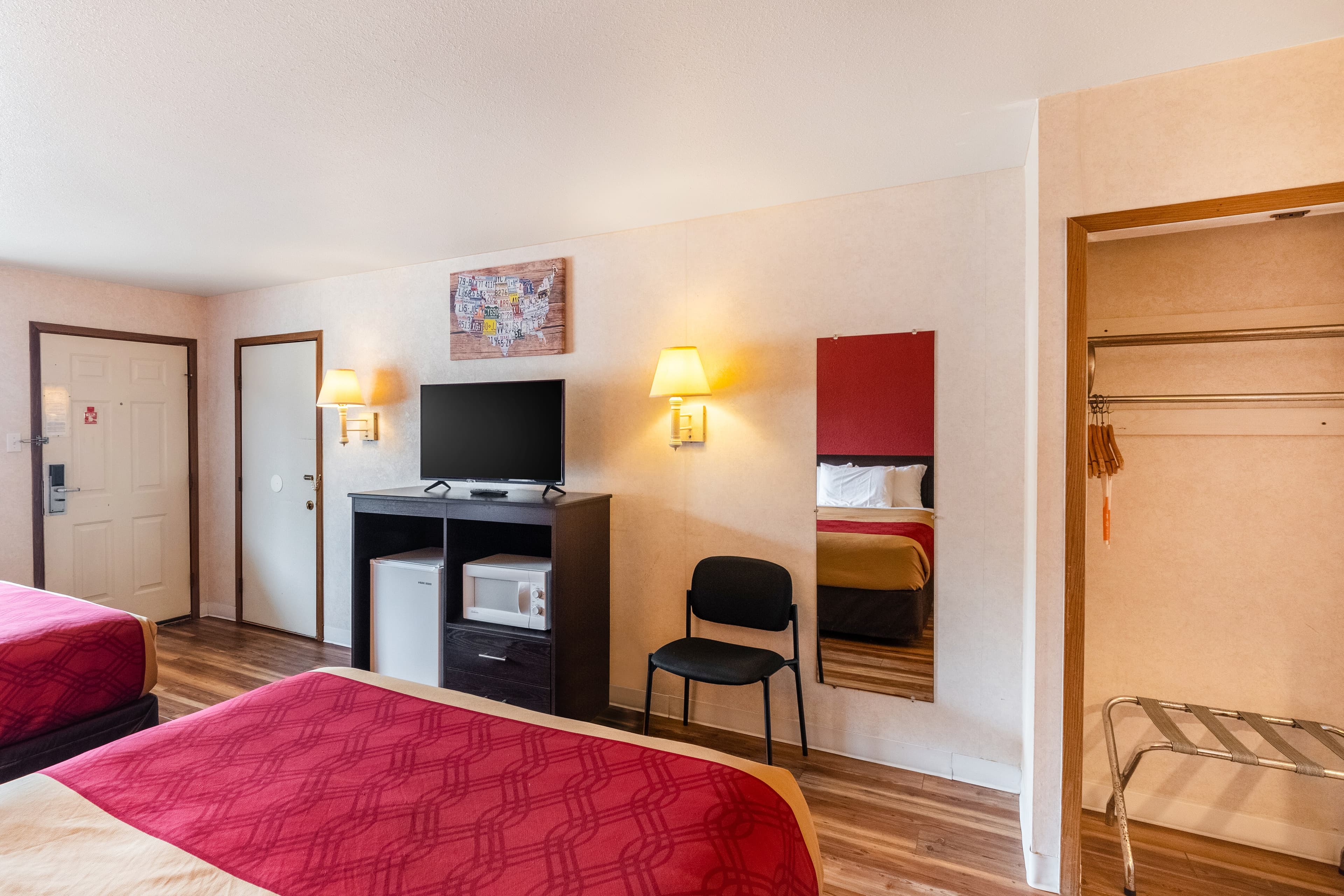 Econo Lodge Fredericksburg — 9