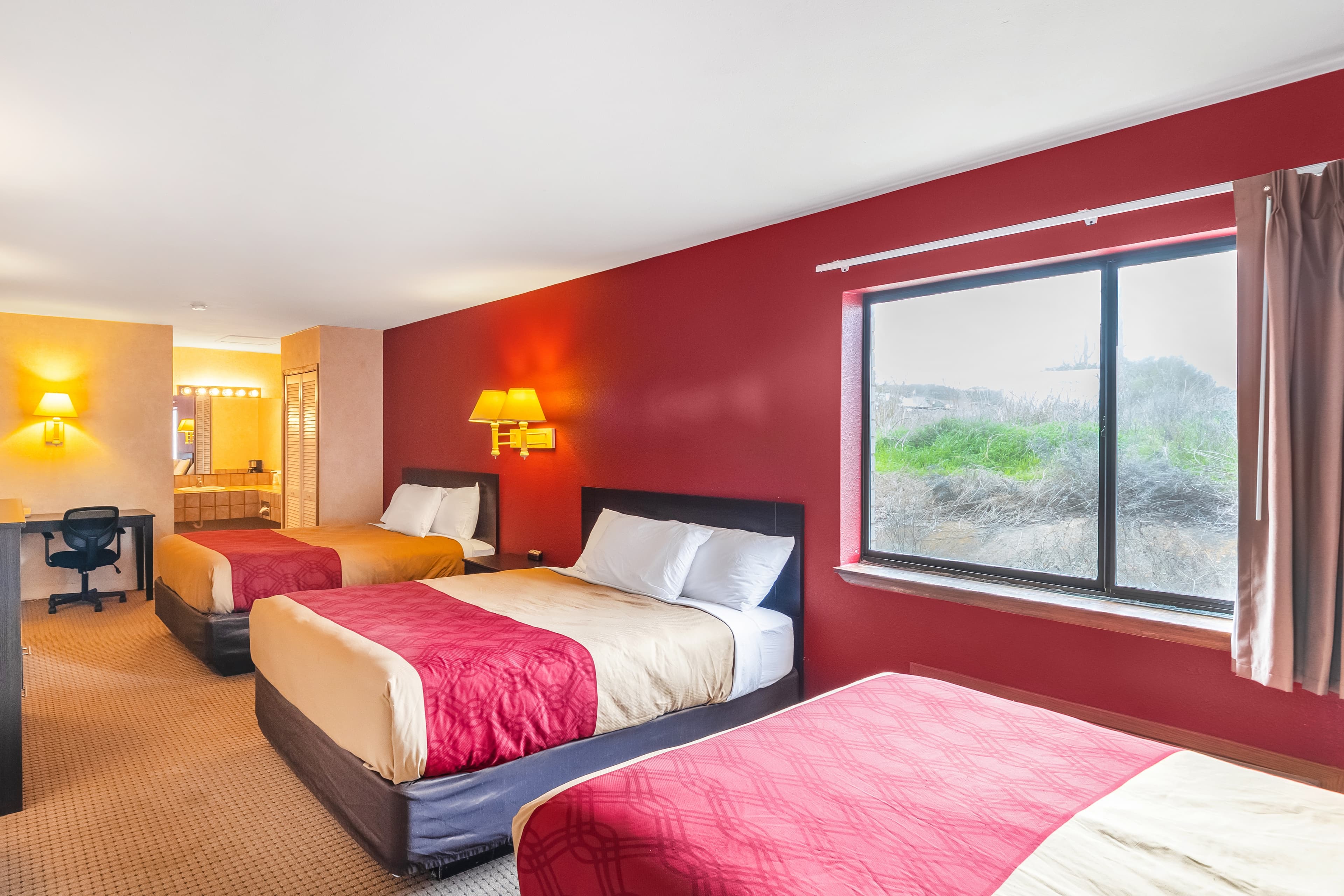 Econo Lodge Fredericksburg — 11