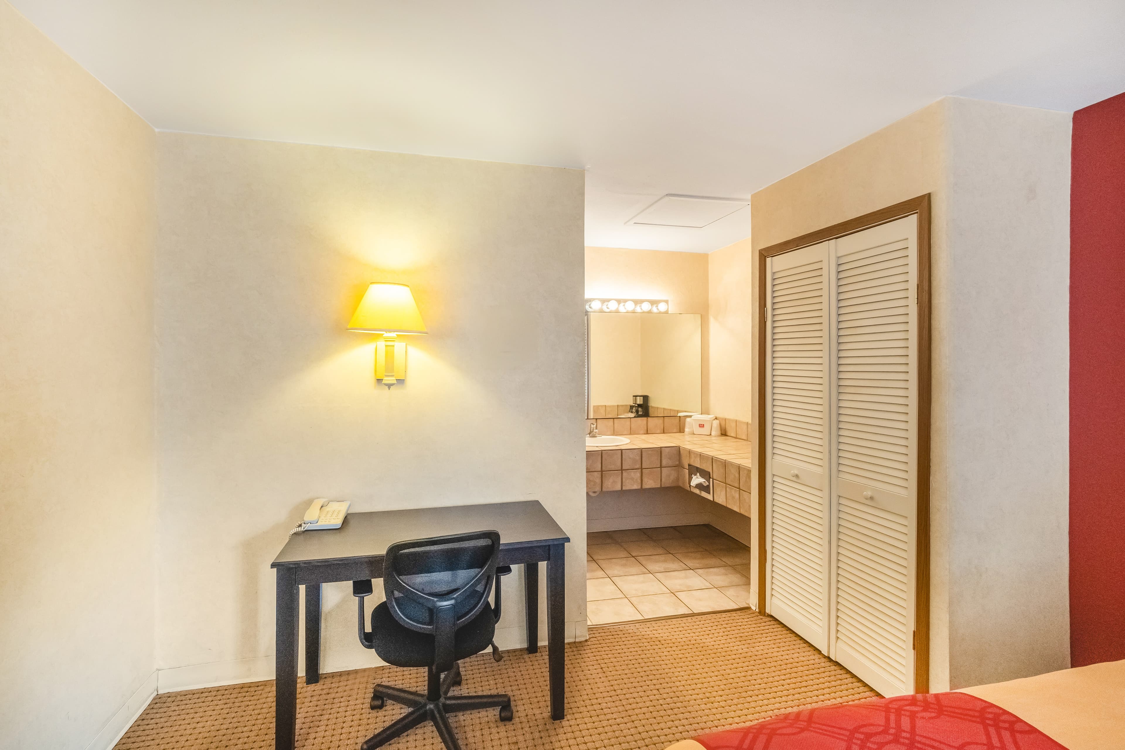 Econo Lodge Fredericksburg — 13
