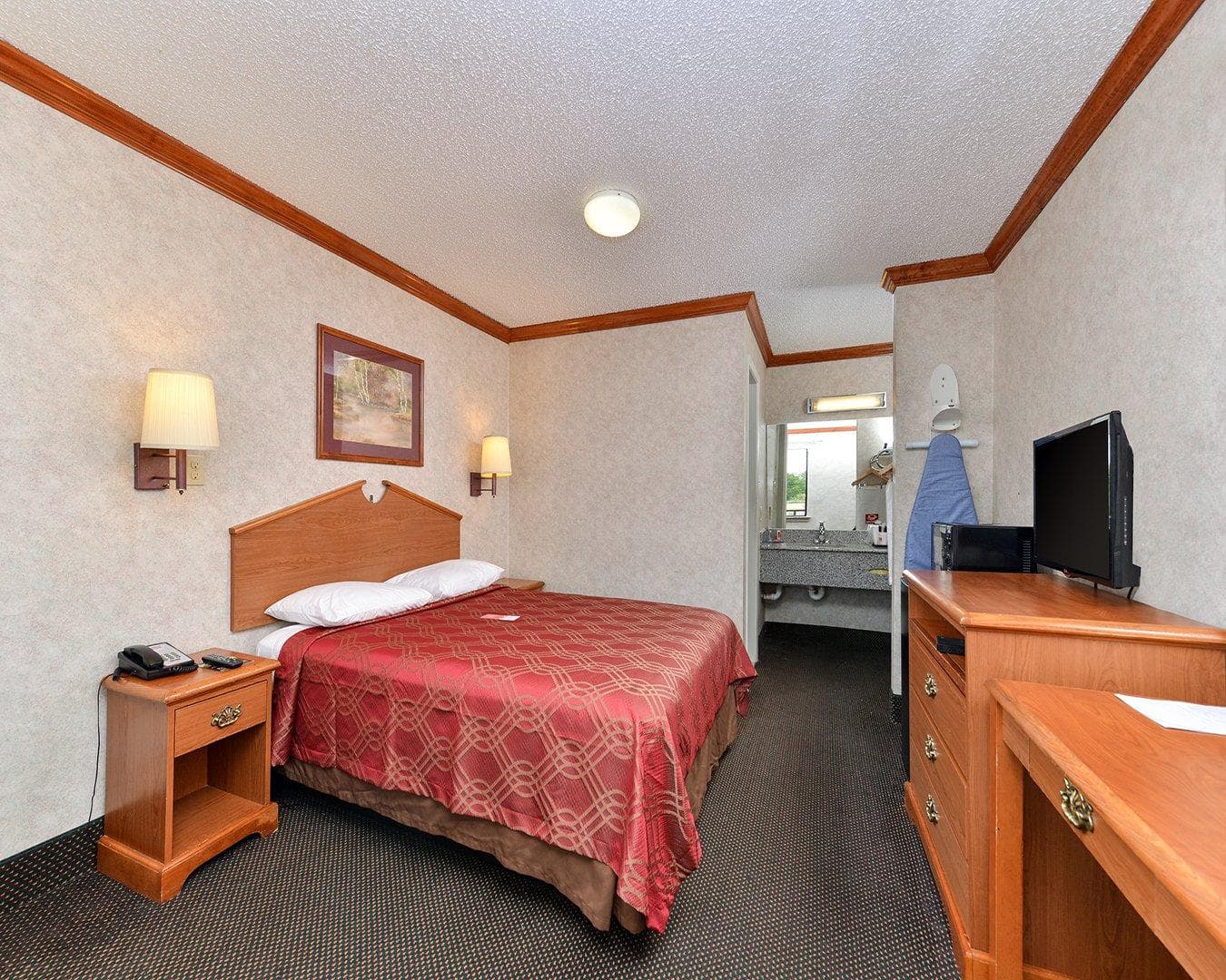Econo Lodge Killeen near Fort Hood - Image 3
