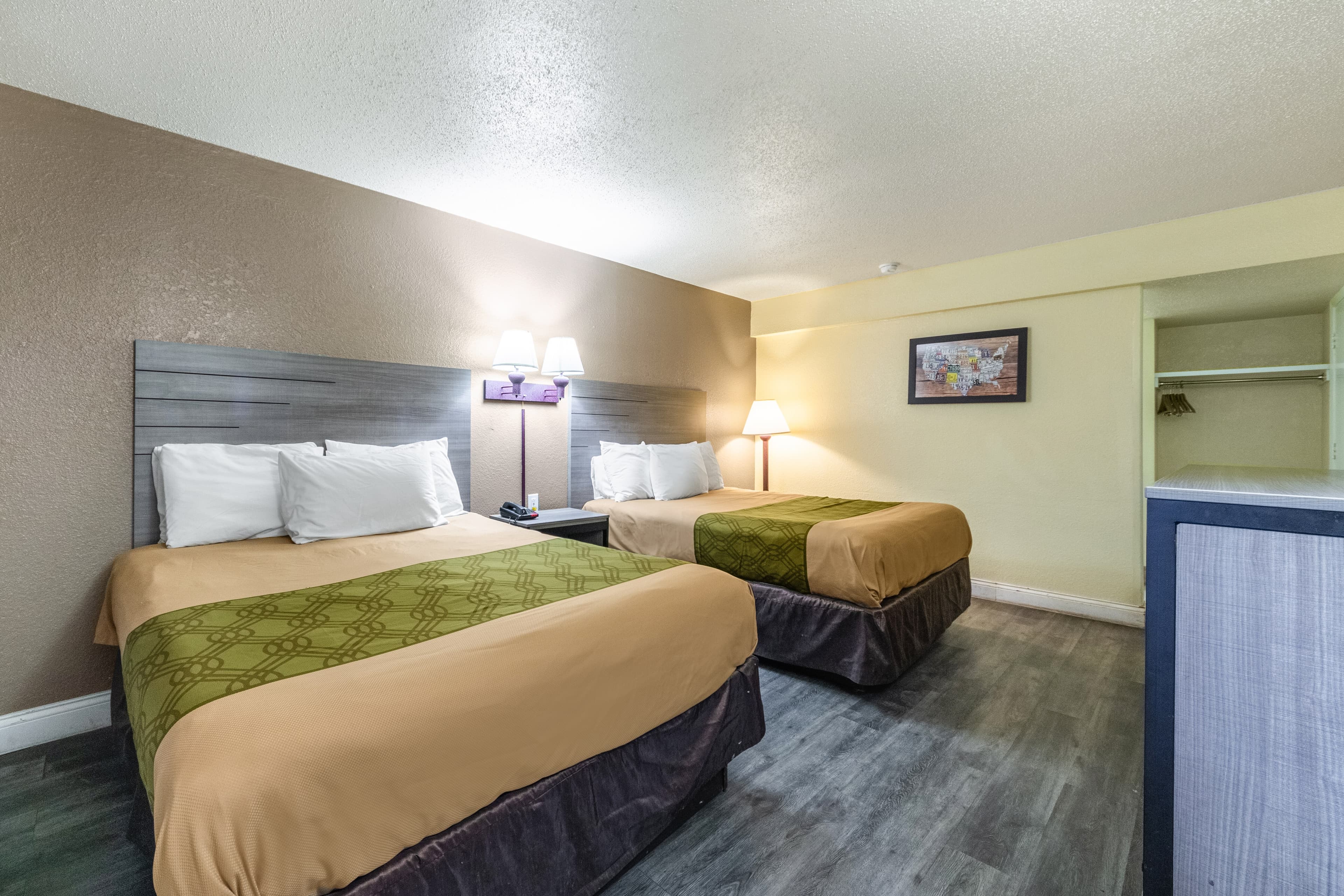 Econo Lodge San Marcos University Area — 22