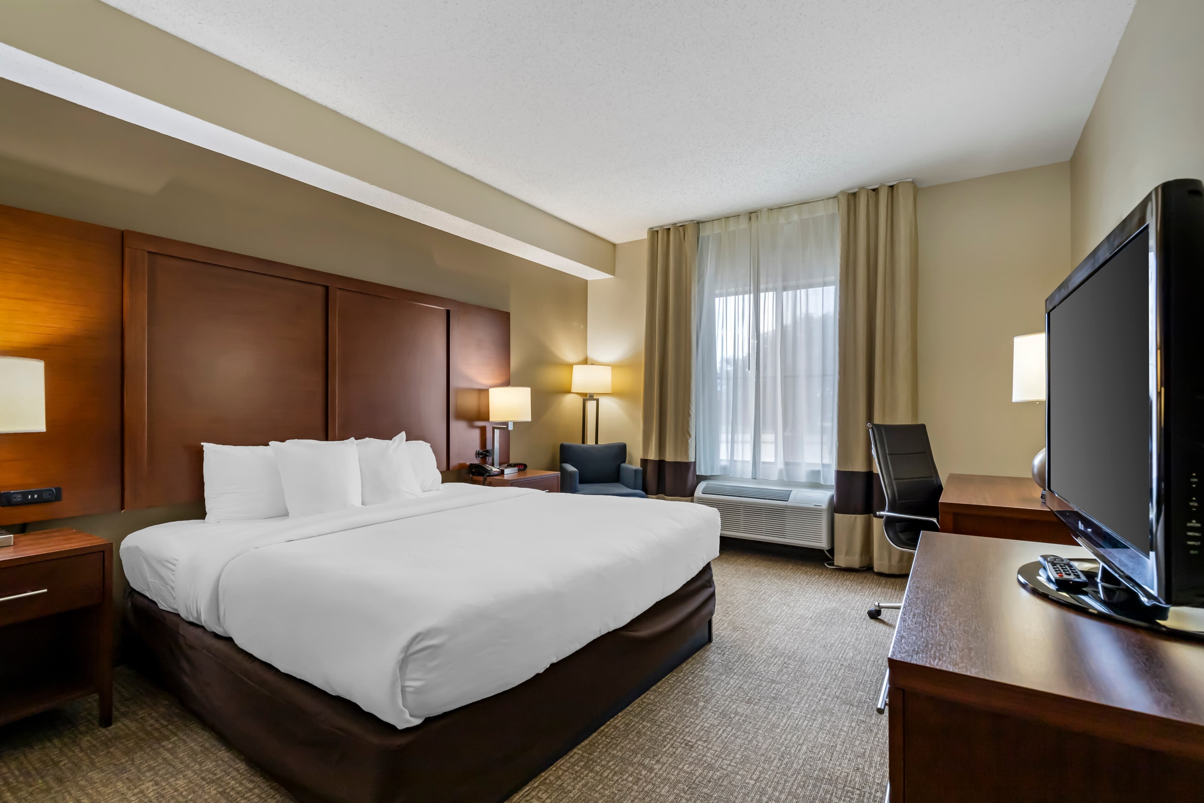 Comfort Inn & Suites Seguin - Image 2