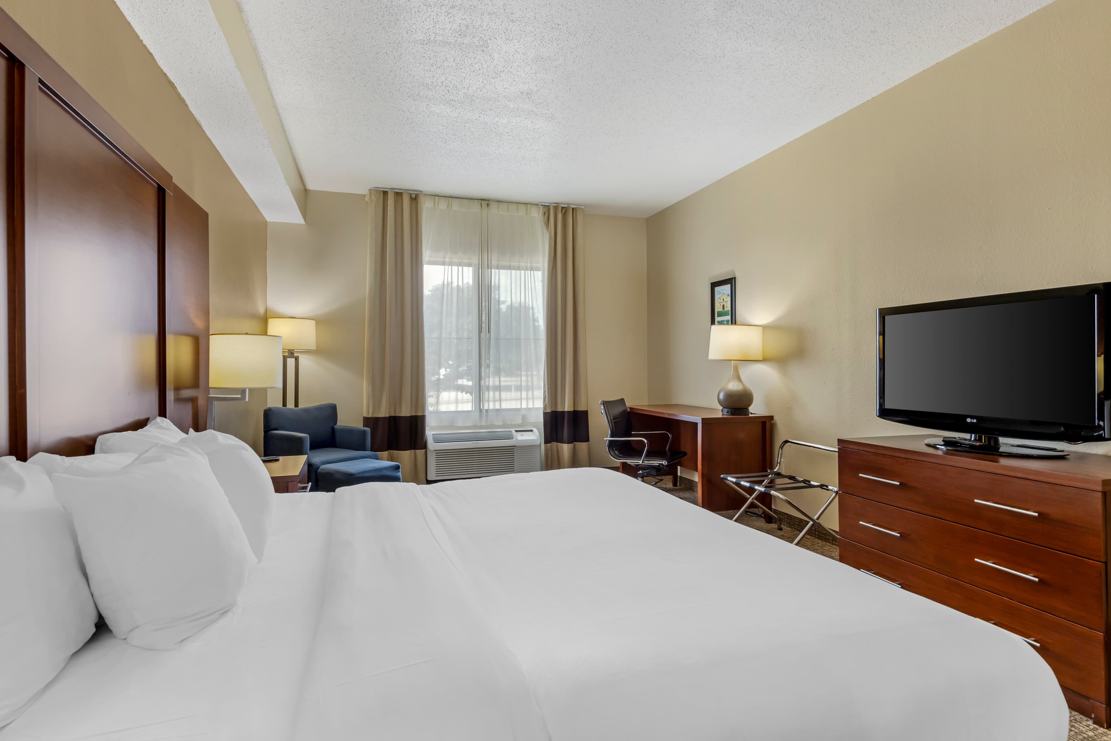 Comfort Inn & Suites Seguin — 14