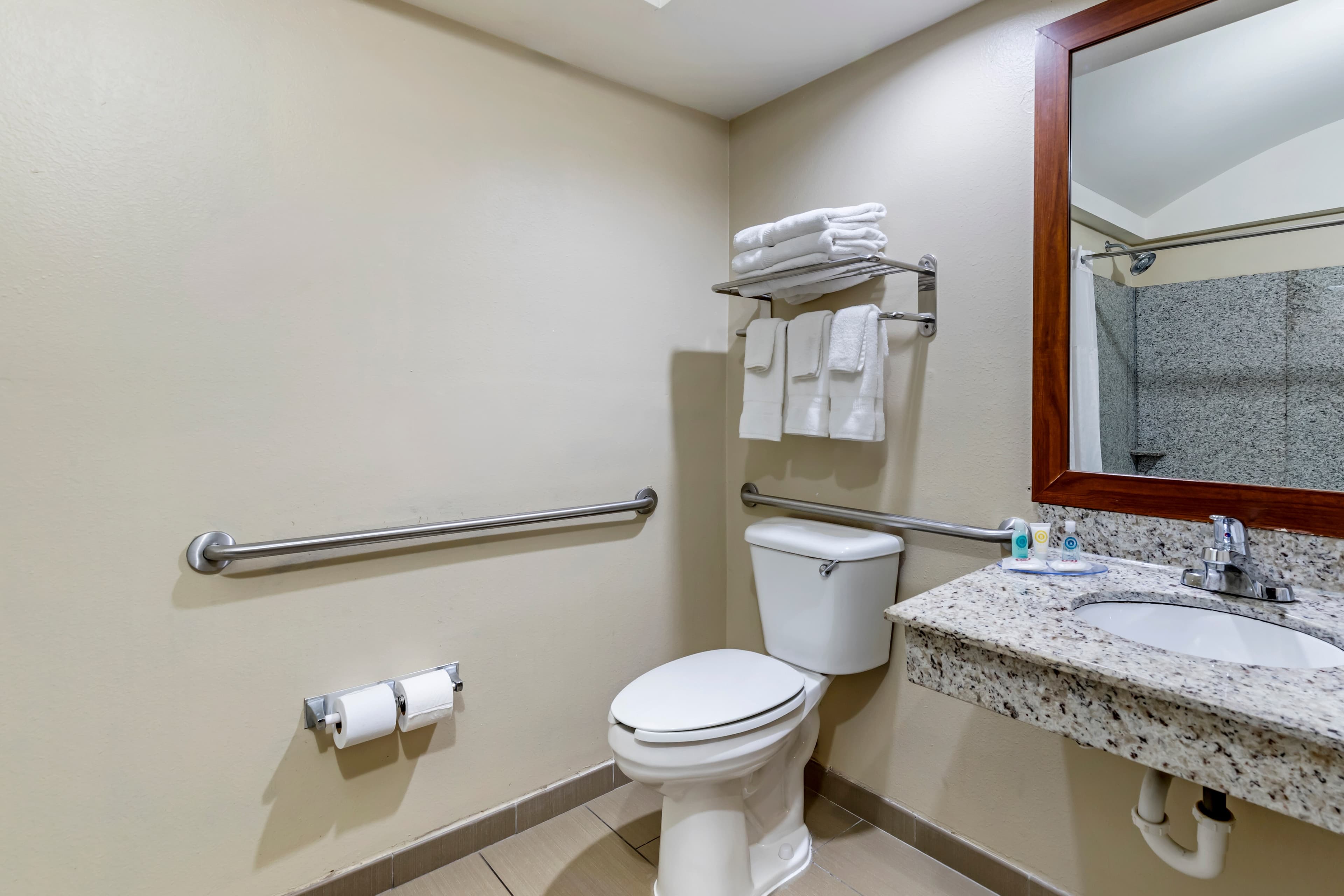 Comfort Inn & Suites Seguin - Image 4