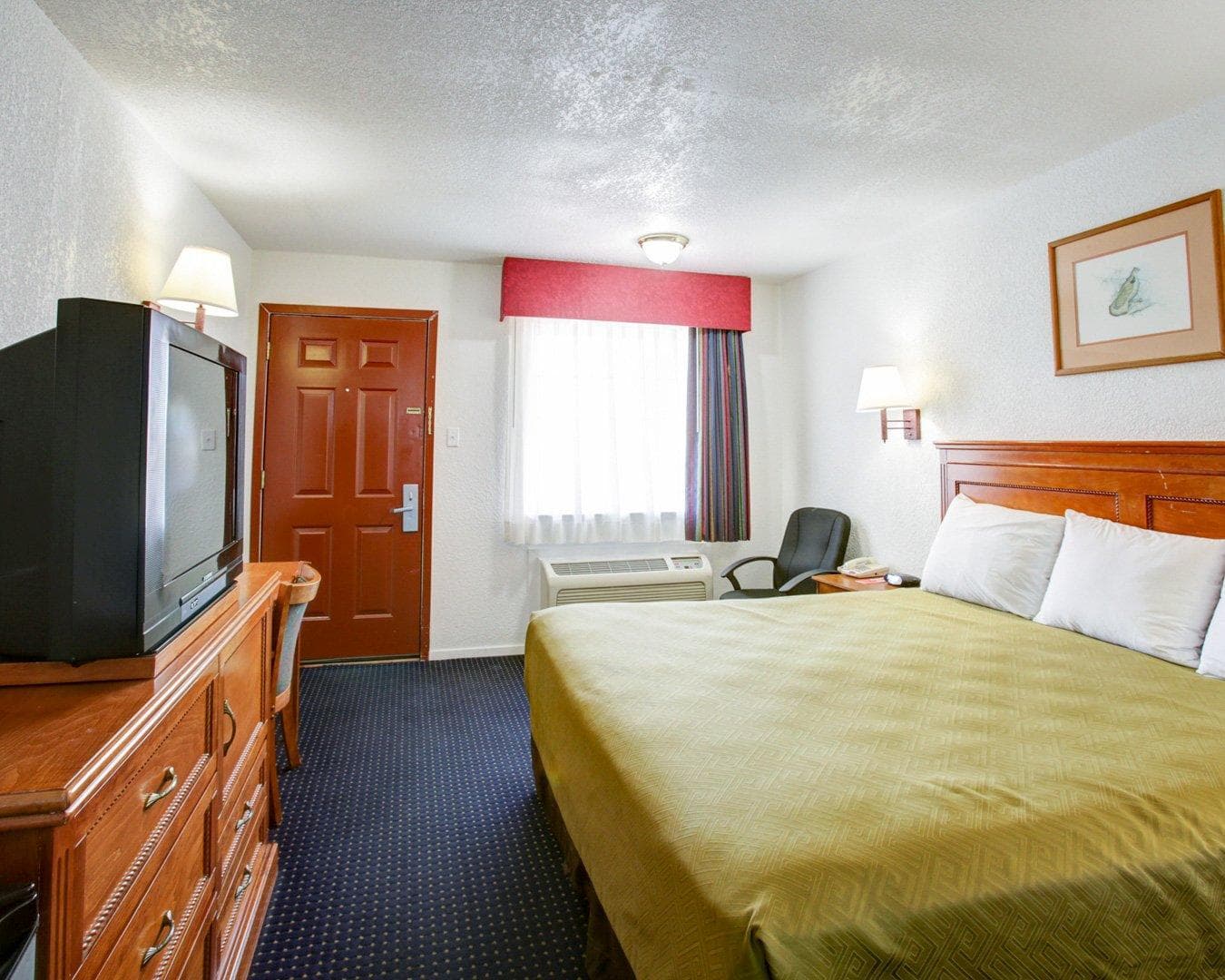 Econo Lodge Temple — 11