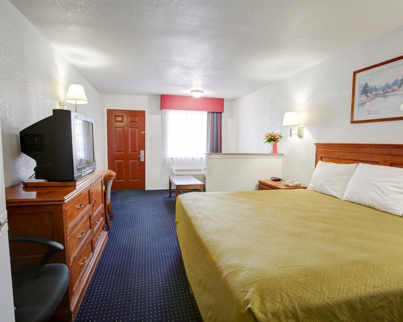 Econo Lodge Temple — 32