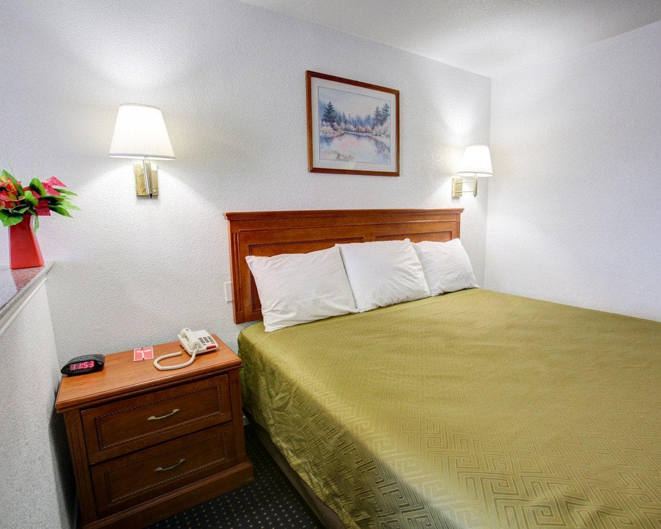 Econo Lodge Temple — 33
