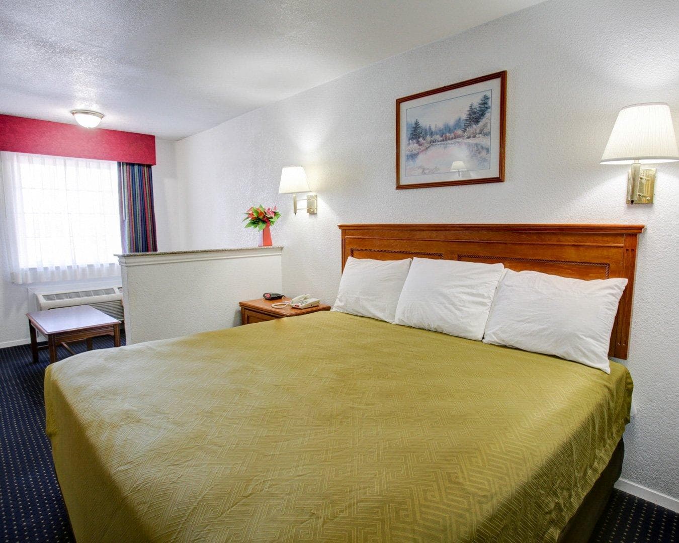 Econo Lodge Temple — 34