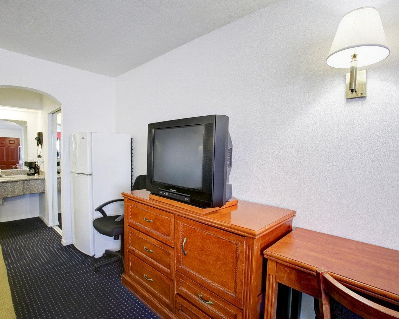 Econo Lodge Temple — 35