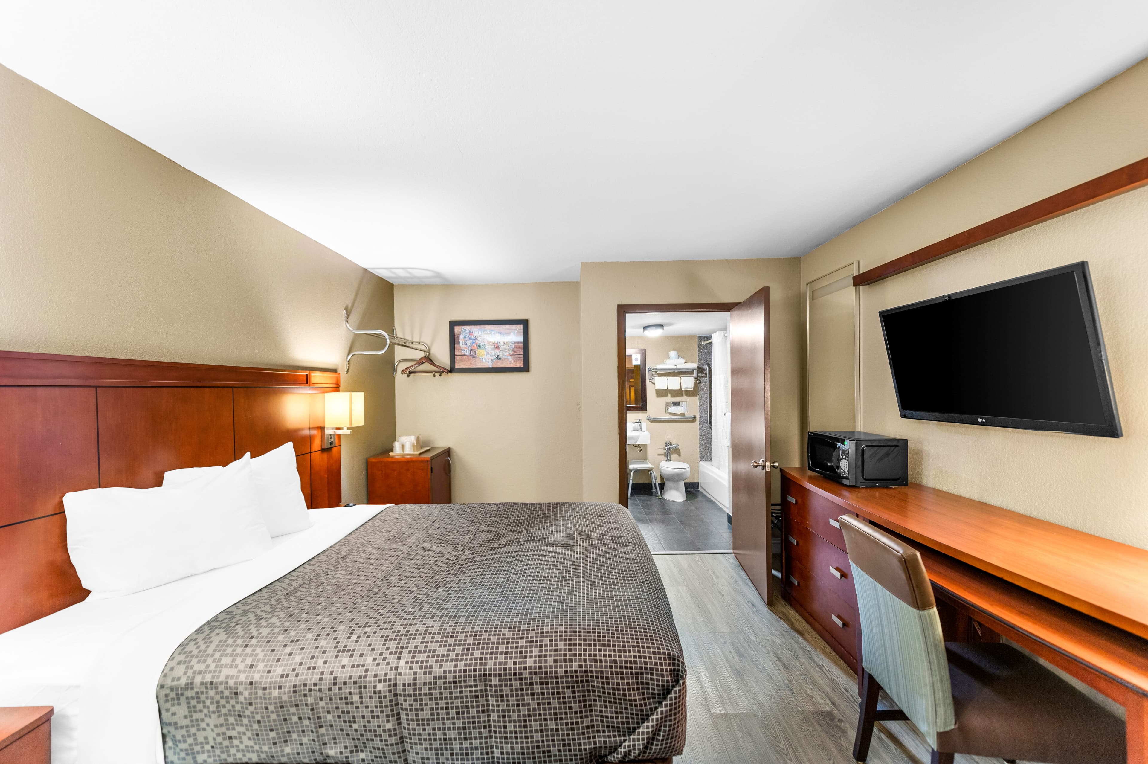 Econo Lodge Texarkana I-30 - Image 3