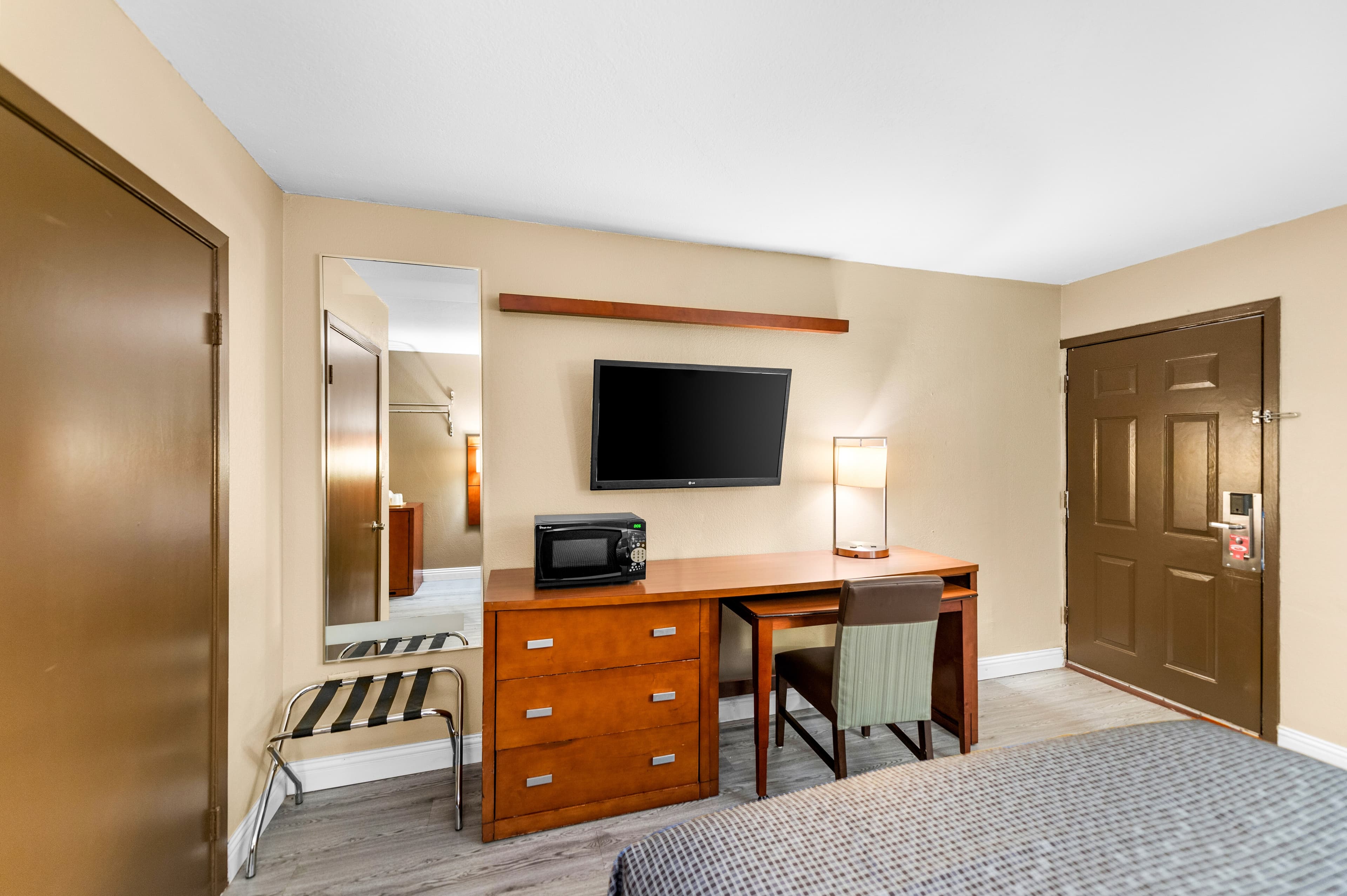 Econo Lodge Texarkana I-30 - Image 5