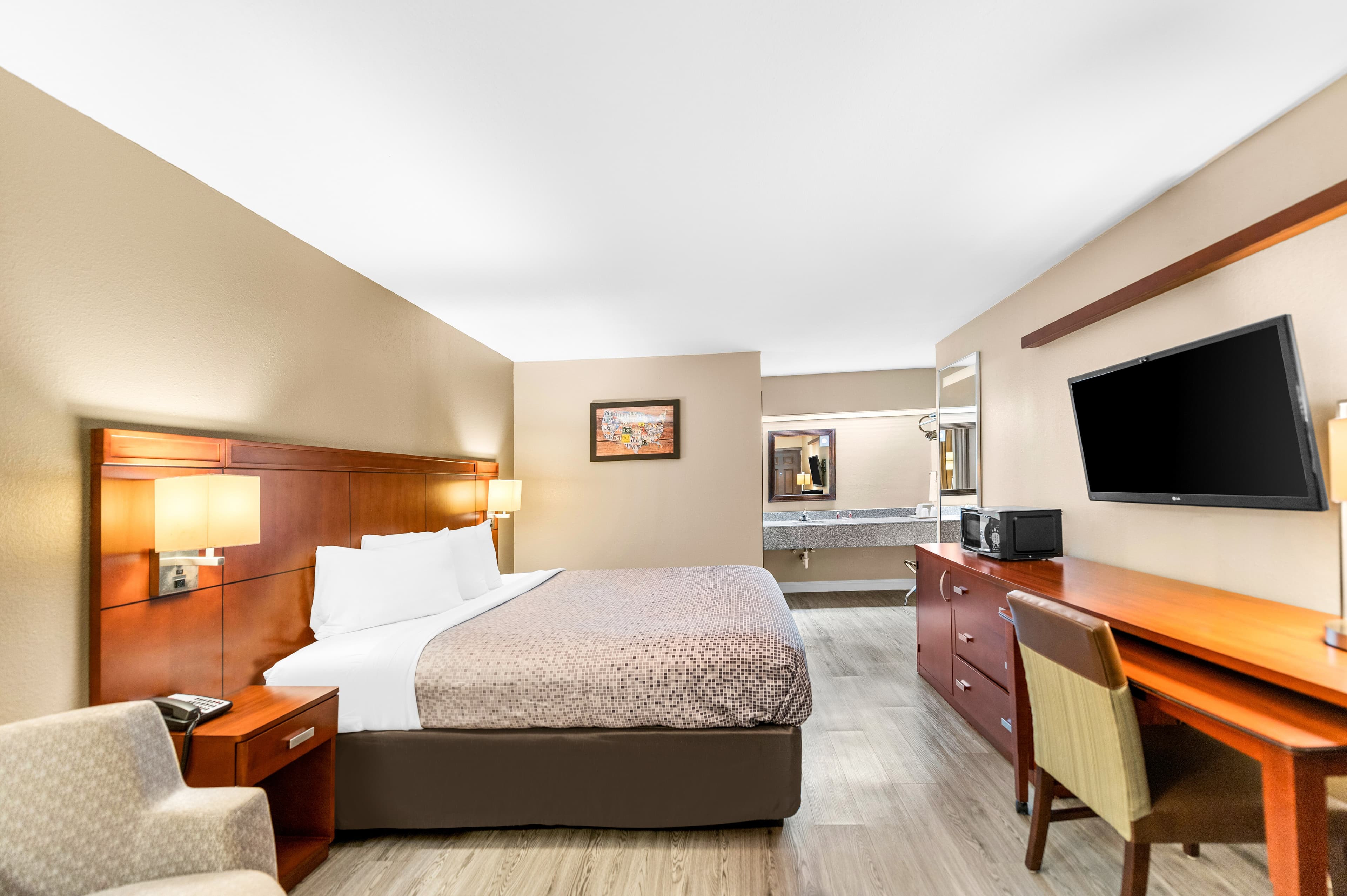 Econo Lodge Texarkana I-30 — 7