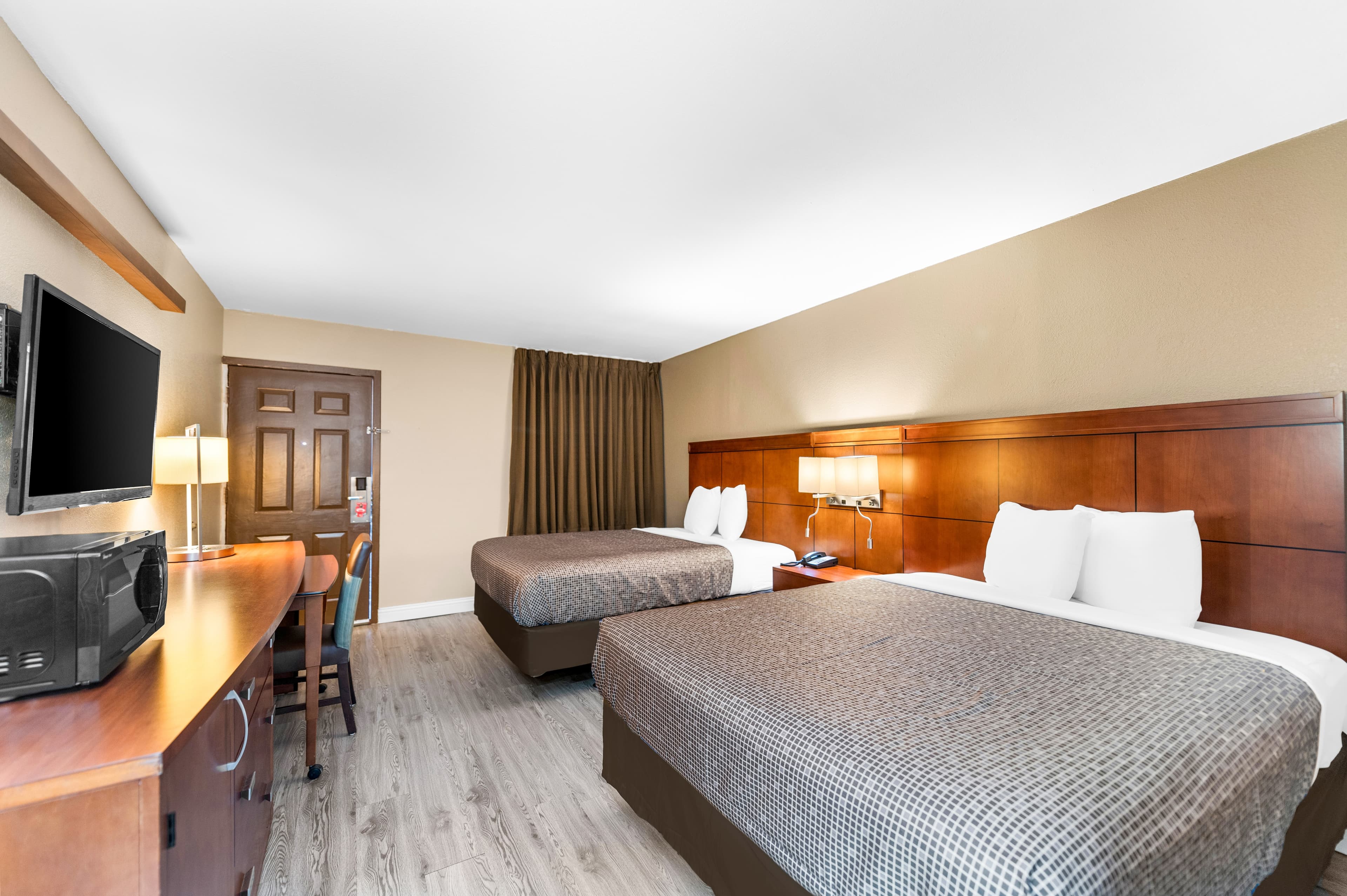 Econo Lodge Texarkana I-30 — 14