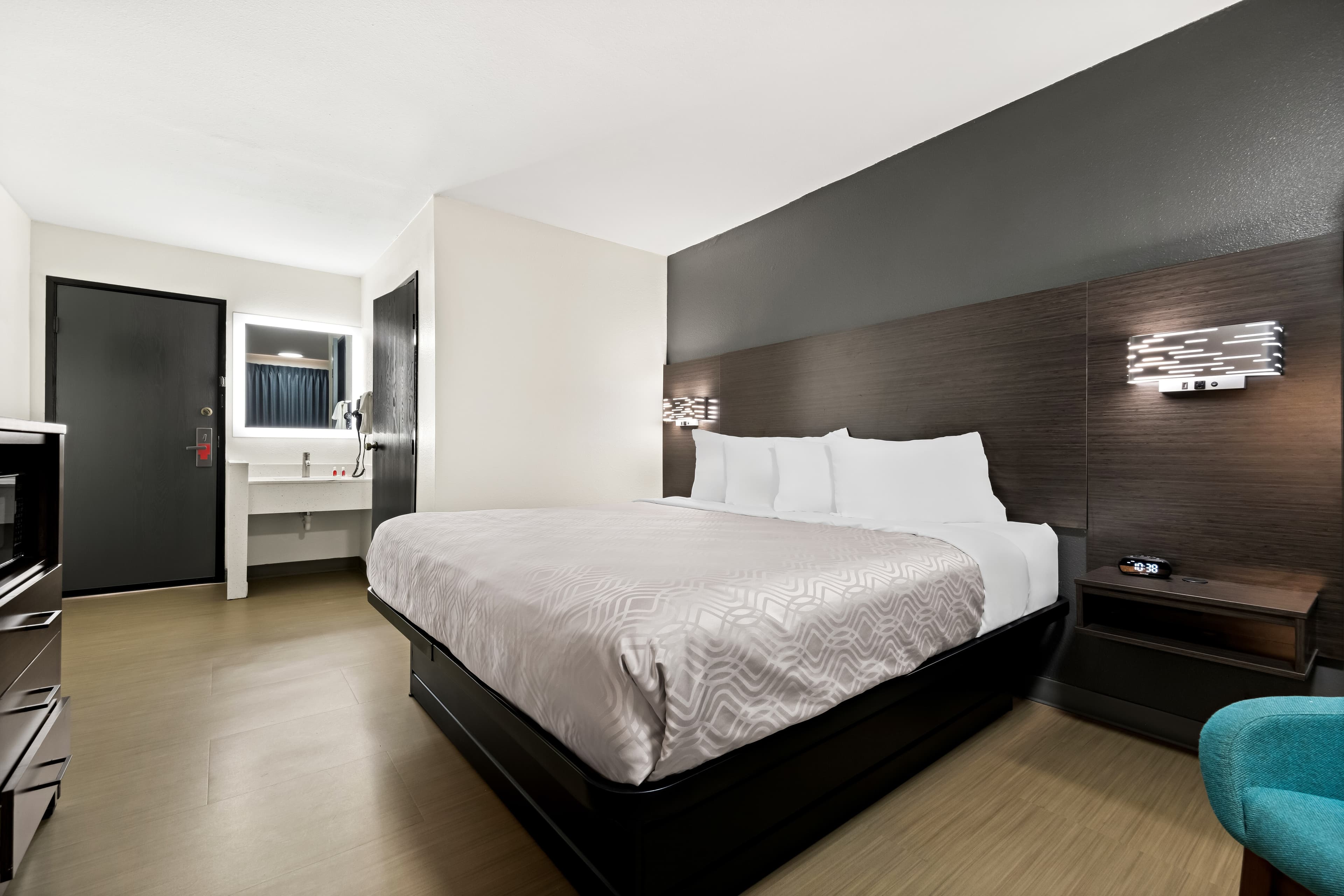 Econo Lodge Dumas — 7