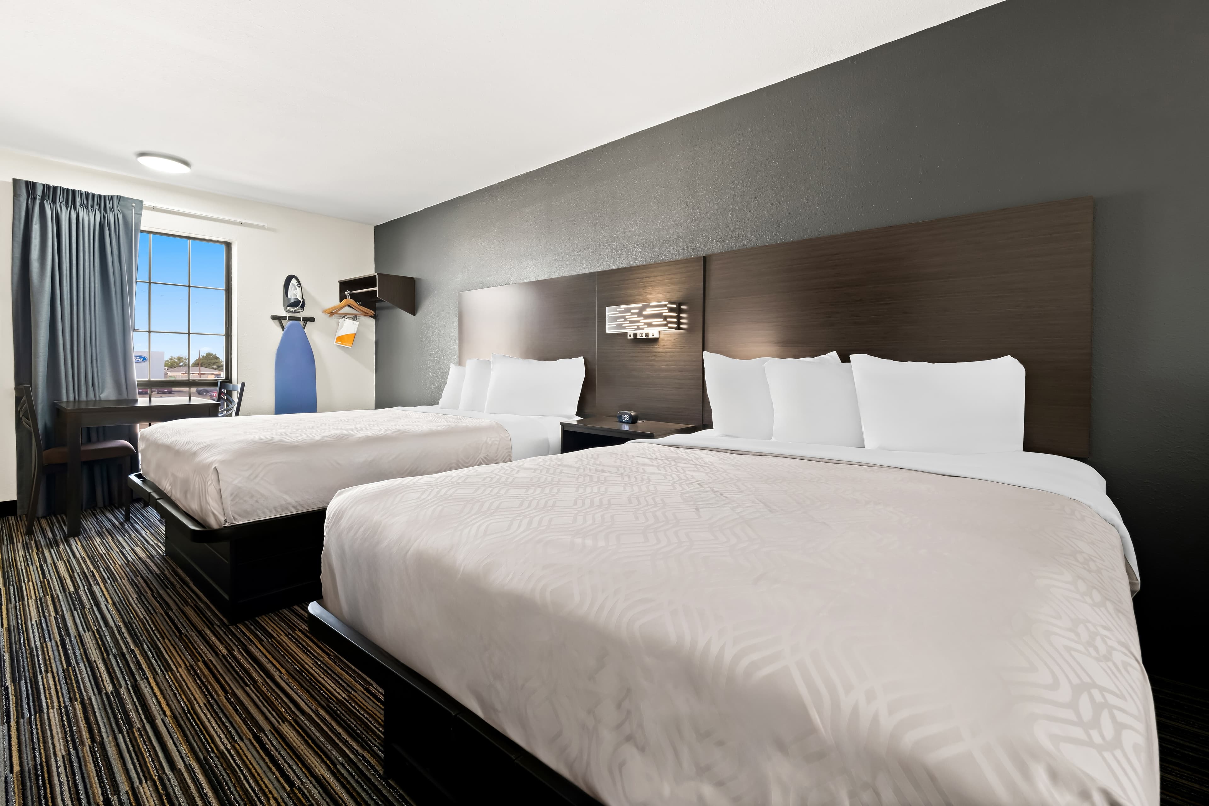 Econo Lodge Dumas — 10