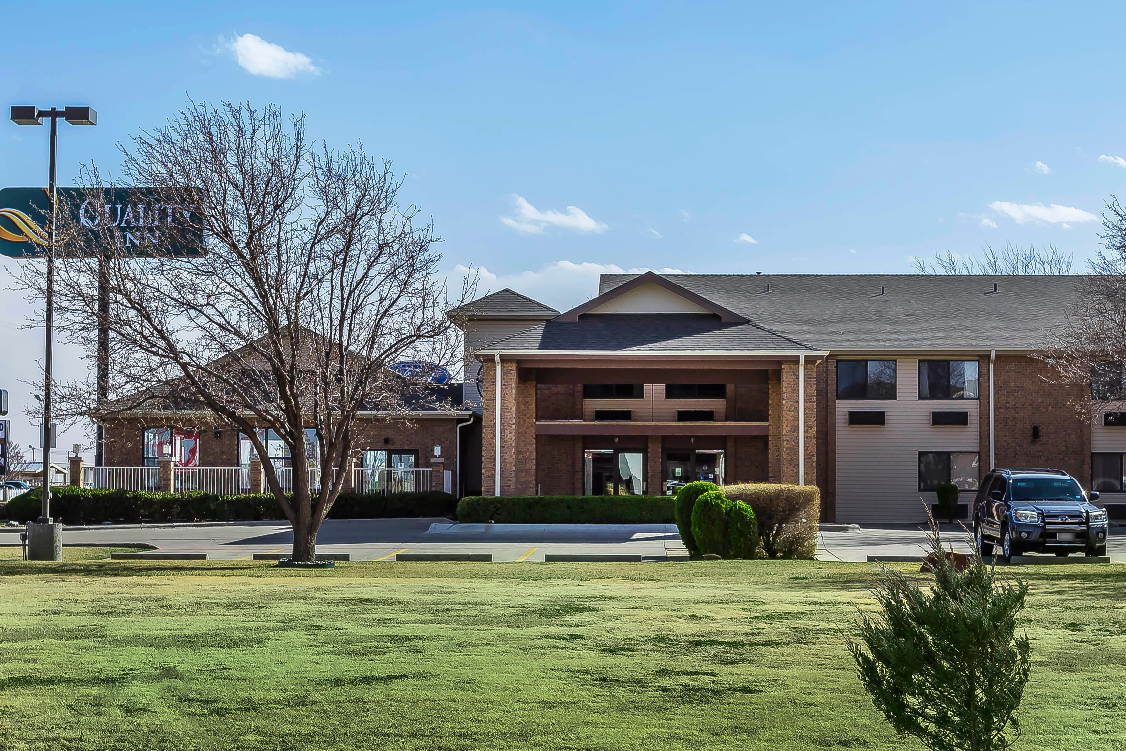 Quality Inn Dumas - Image 1