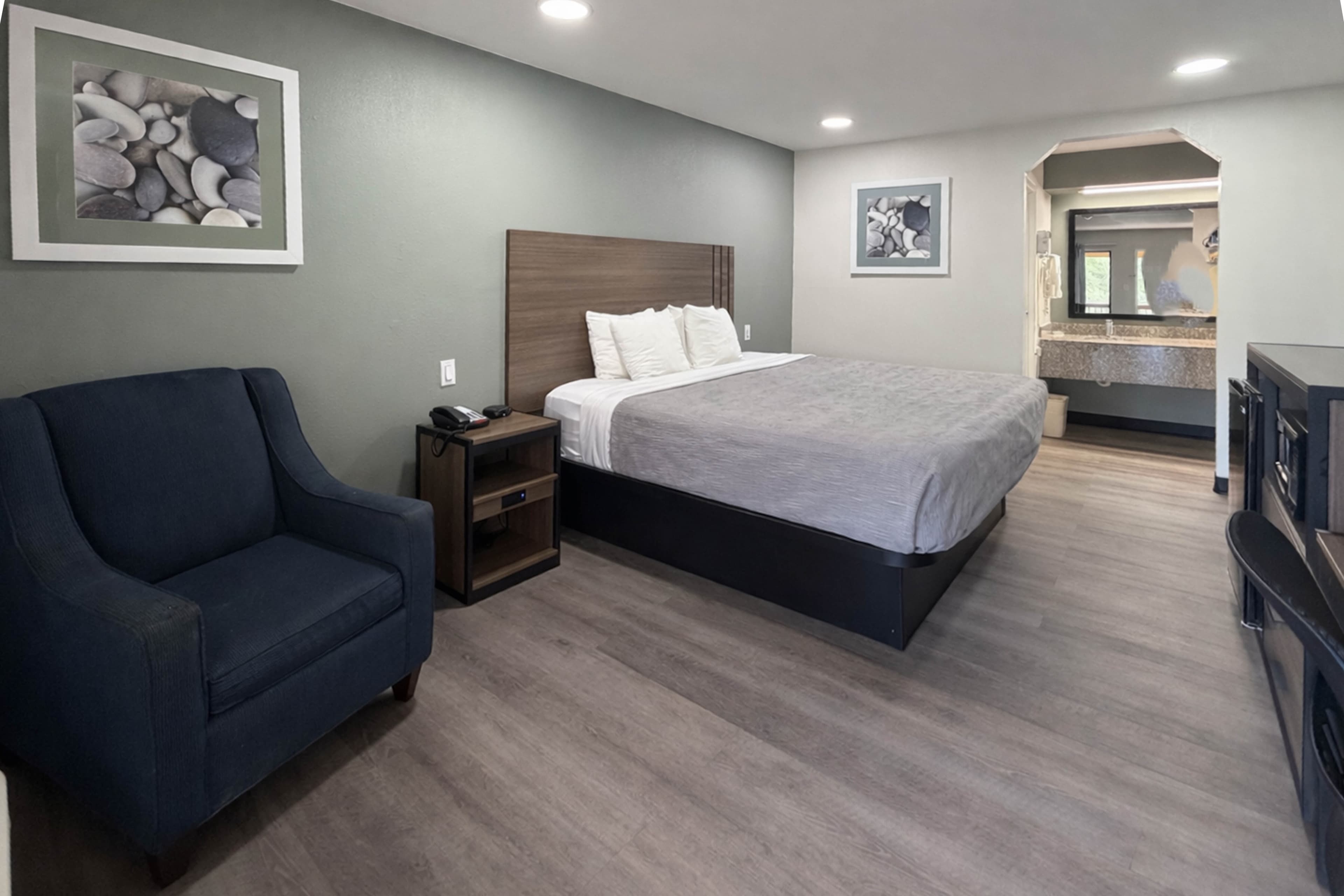 Quality Inn Mt. Pleasant — 6