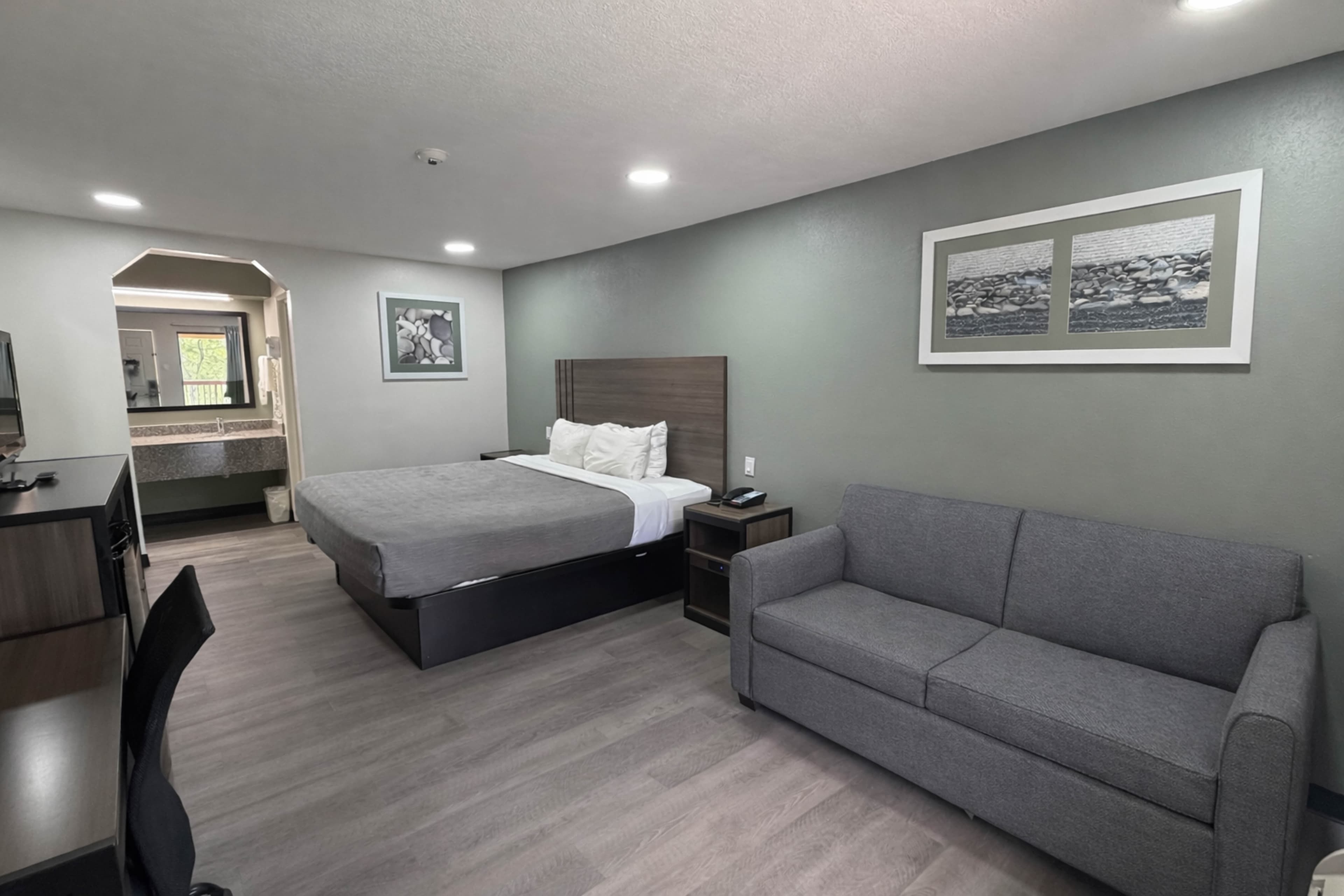 Quality Inn Mt. Pleasant — 9