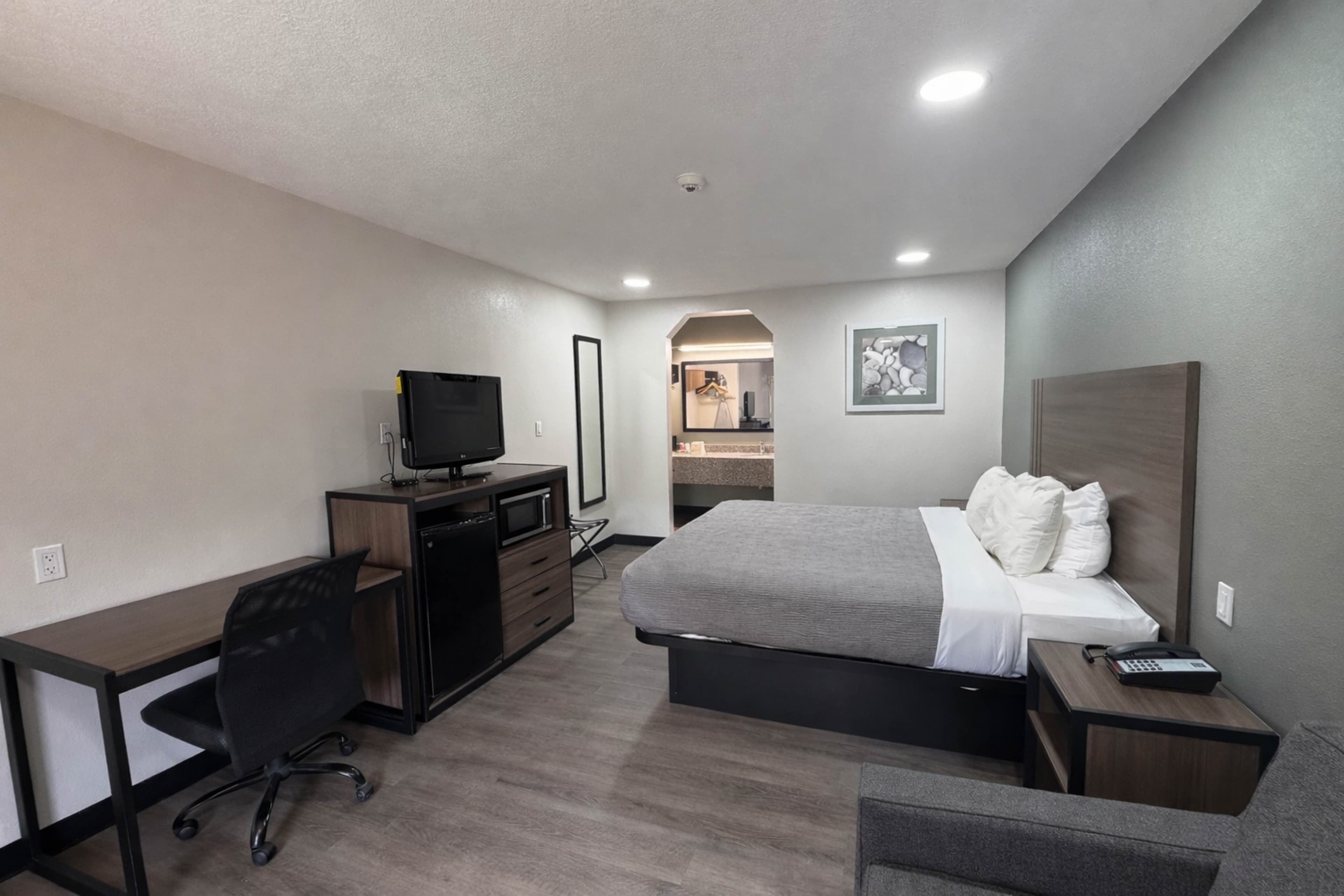 Quality Inn Mt. Pleasant — 10