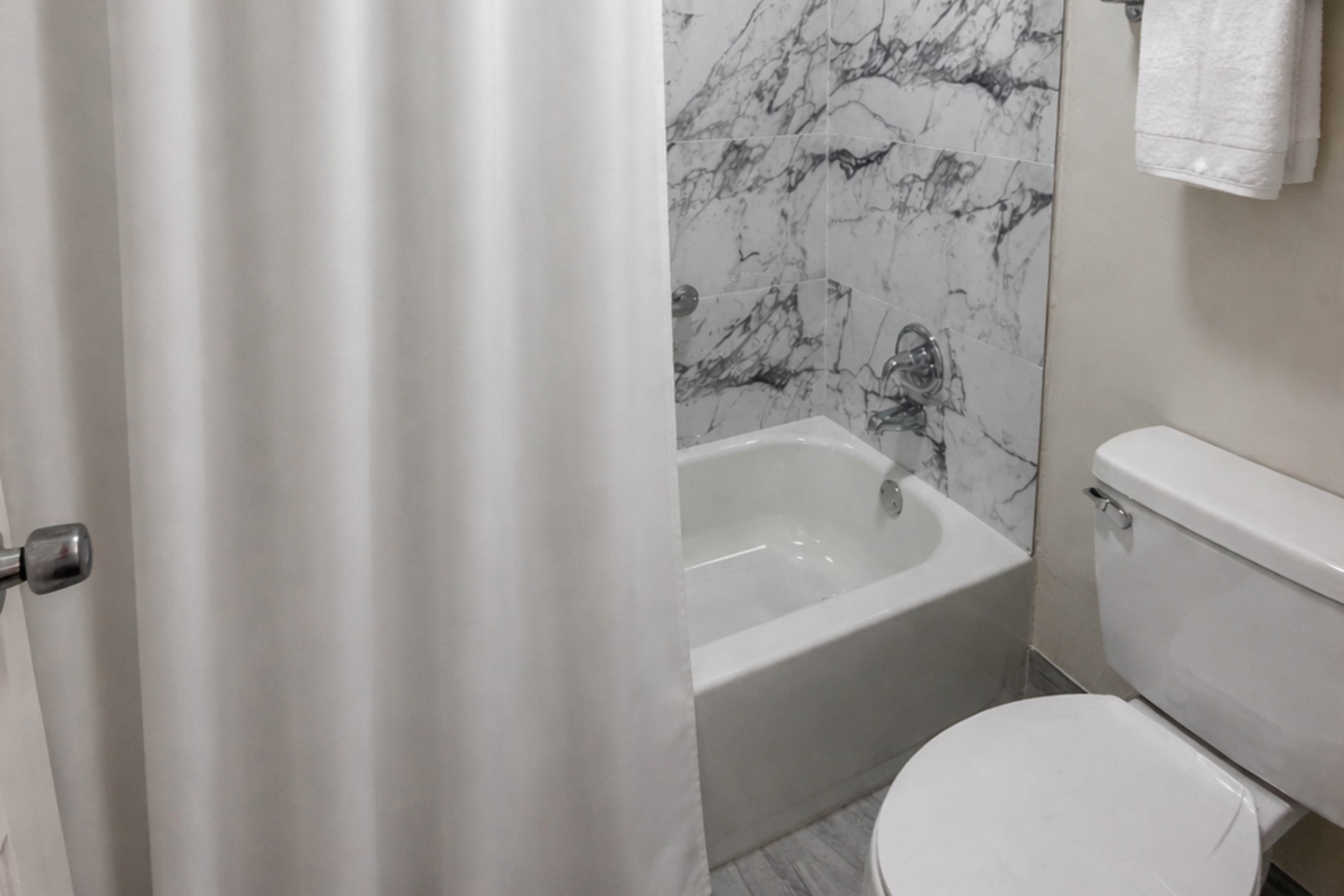 Quality Inn Mt. Pleasant - Image 3
