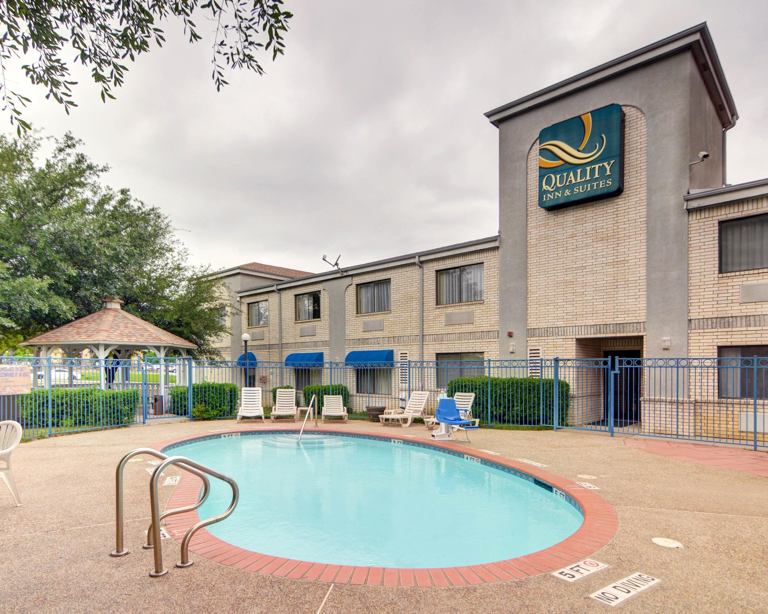 Quality Inn & Suites Grand Prairie South - Image 1