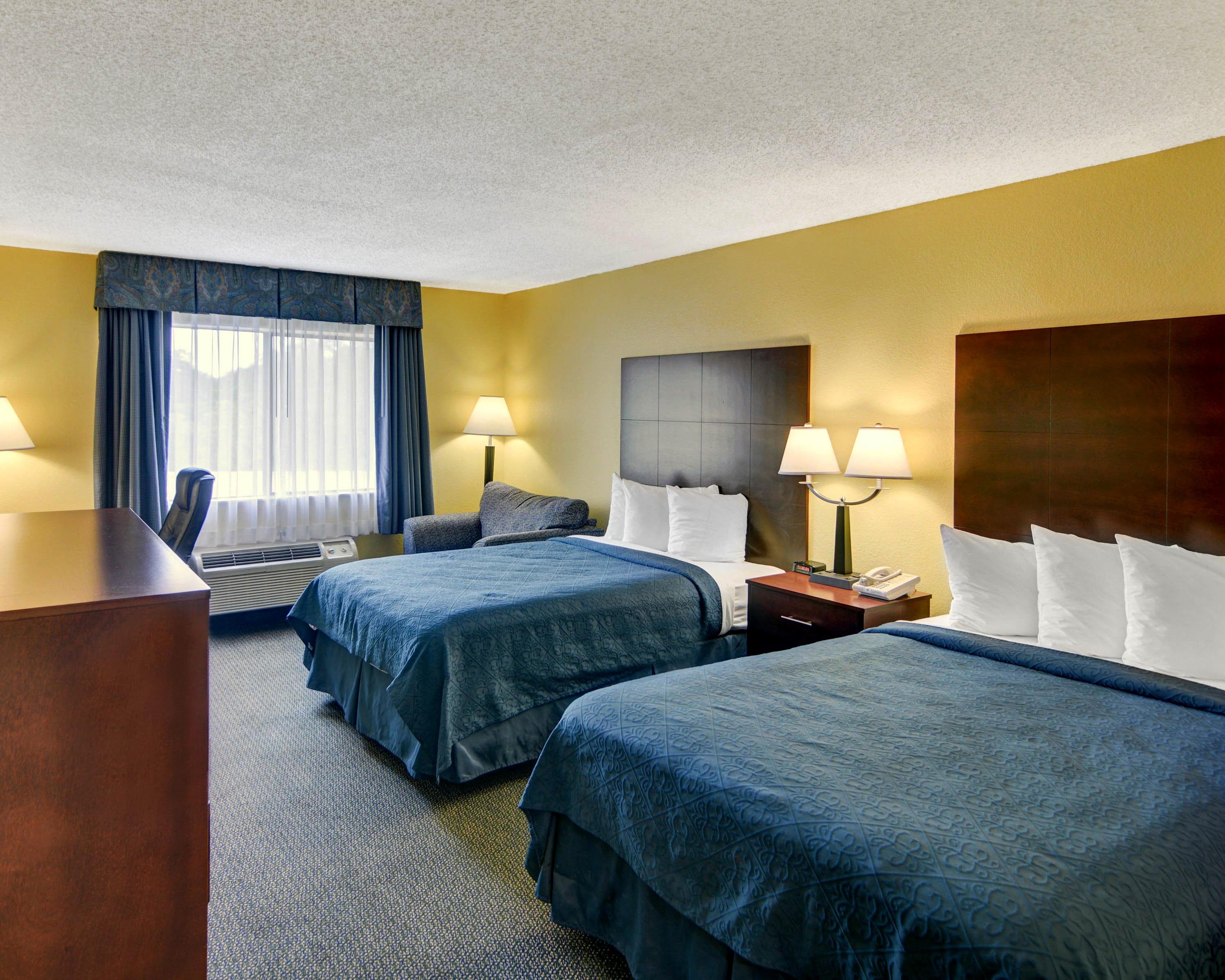 Quality Inn & Suites Grand Prairie South - Image 3