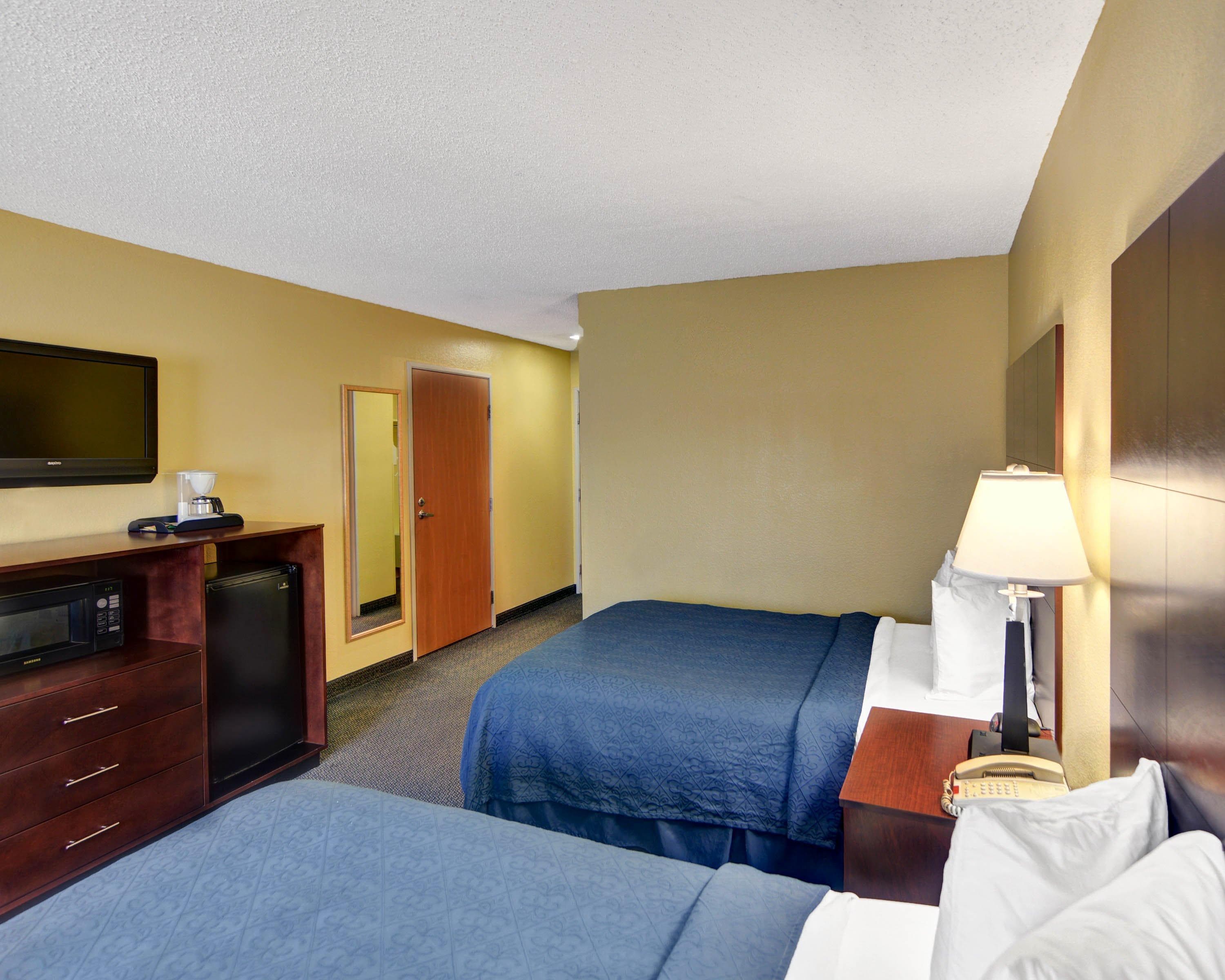 Quality Inn & Suites Grand Prairie South — 10