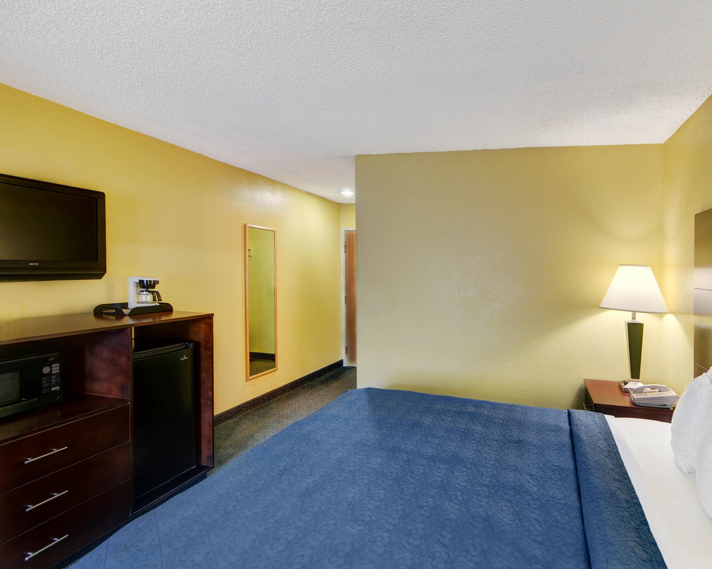 Quality Inn & Suites Grand Prairie South — 7