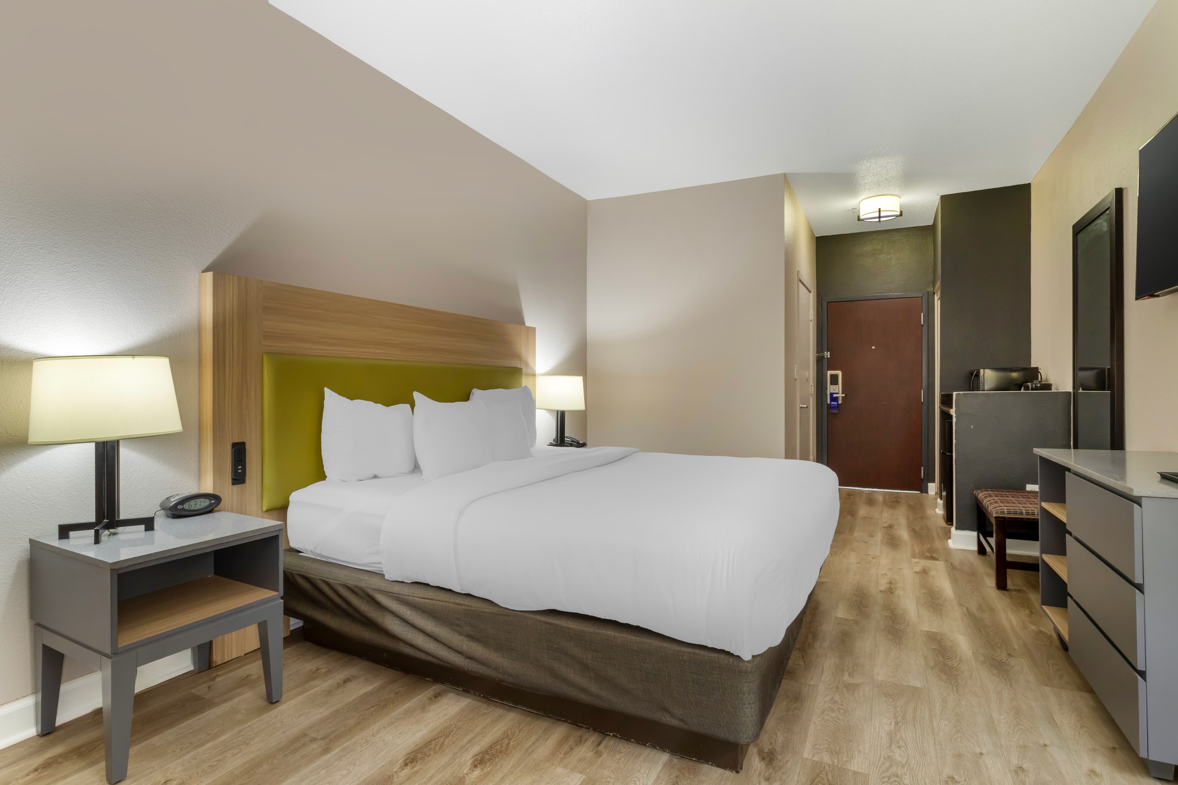 Comfort Suites Shenandoah-The Woodlands — 10