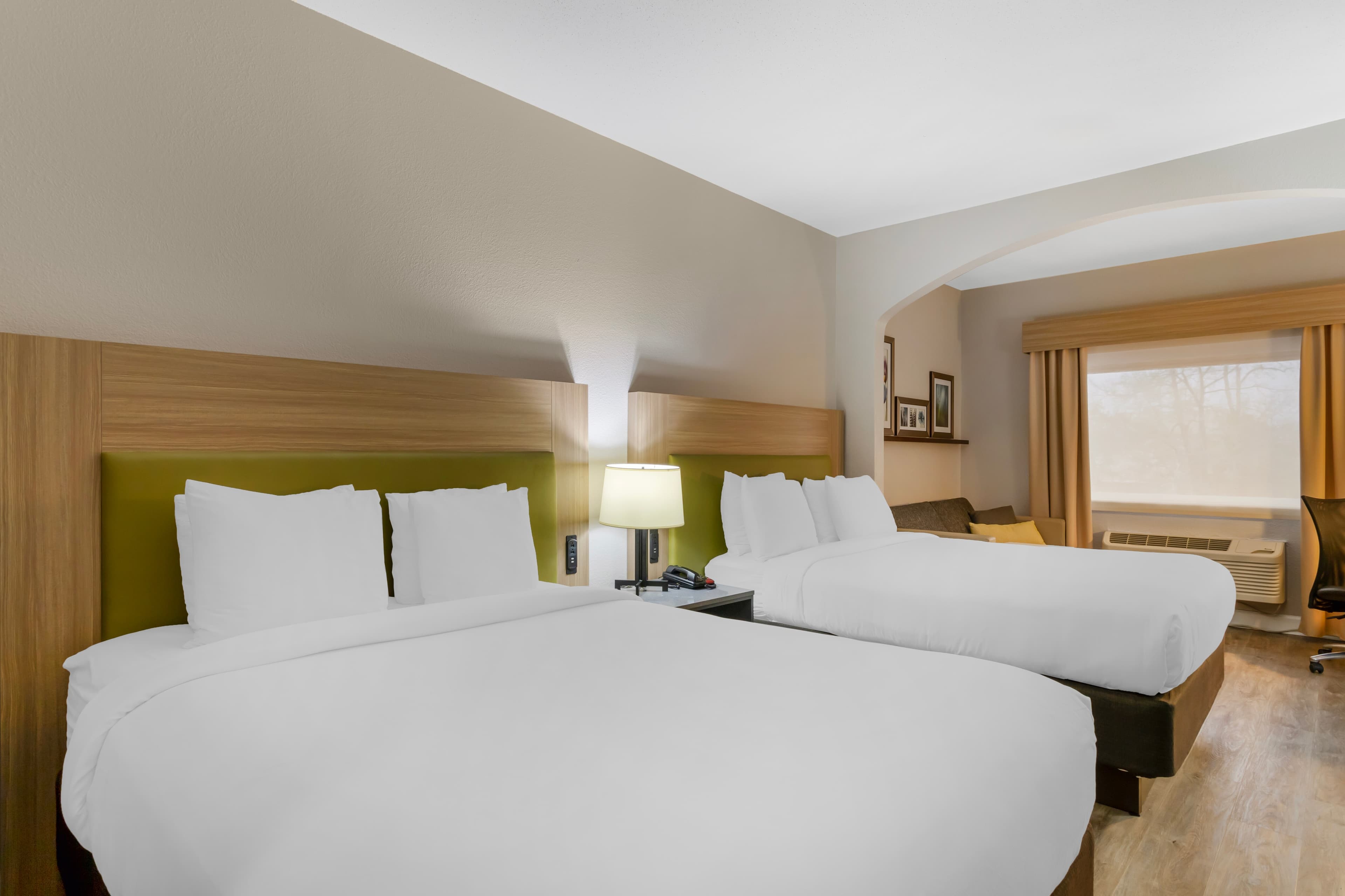 Comfort Suites Shenandoah-The Woodlands — 6