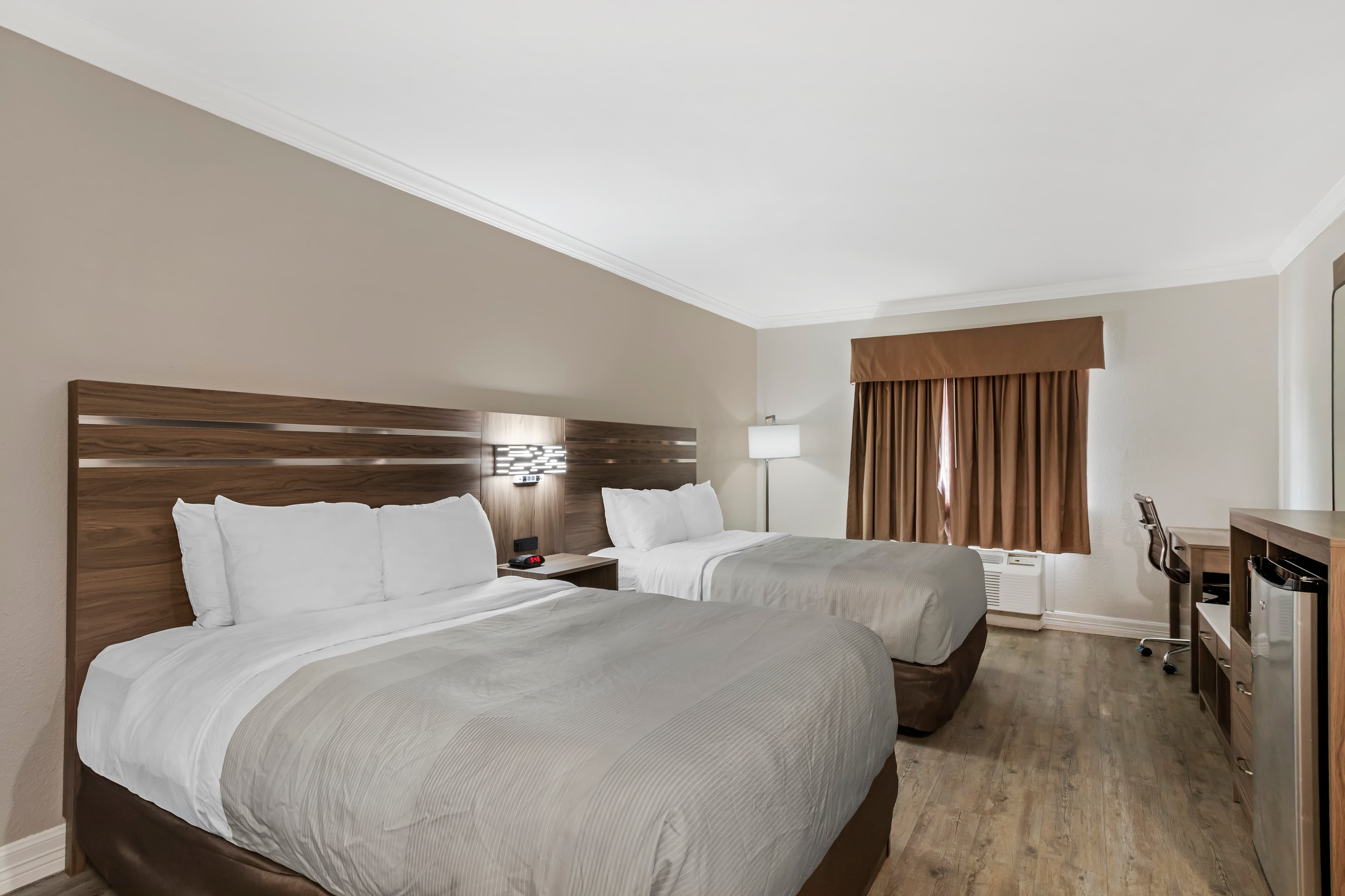 Quality Inn & Suites Beaumont - Image 2