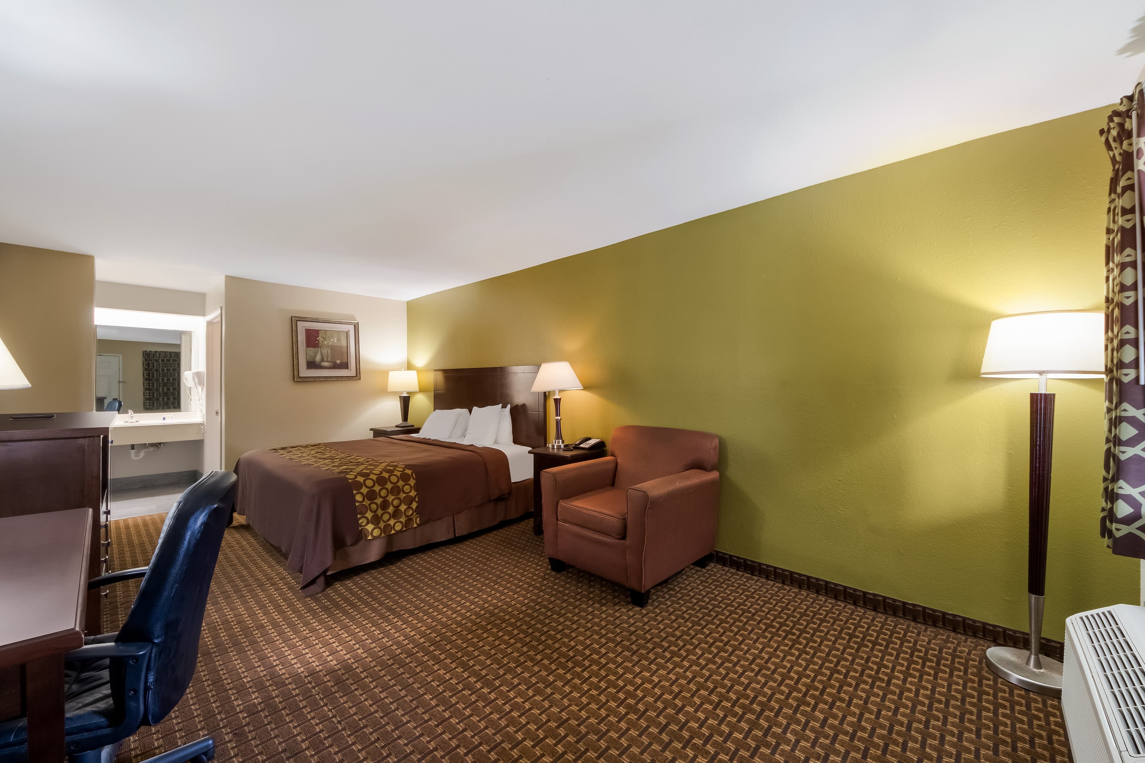 Rodeway Inn & Suites Corpus Christi Northwest — 2