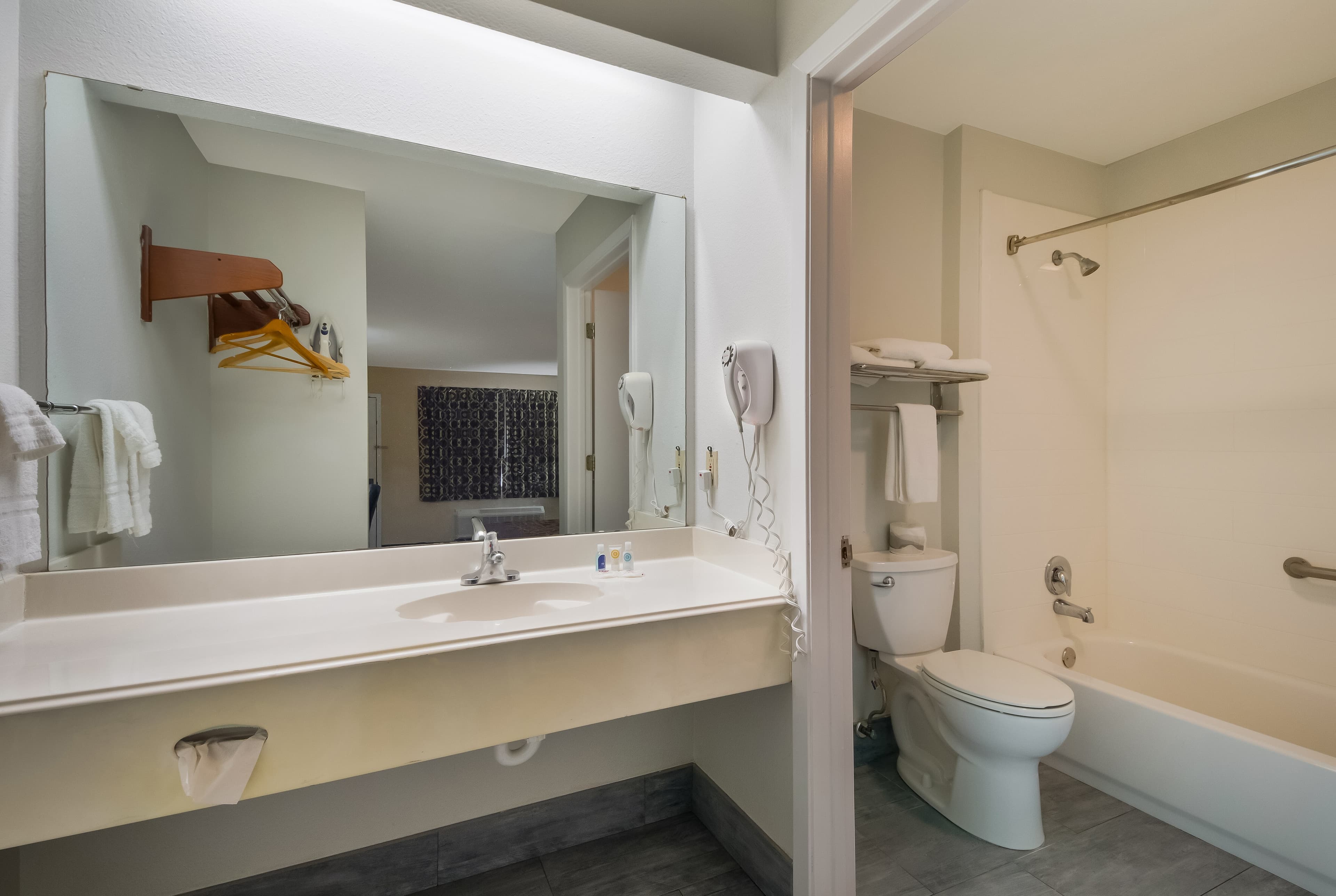 Rodeway Inn & Suites Corpus Christi Northwest — 22