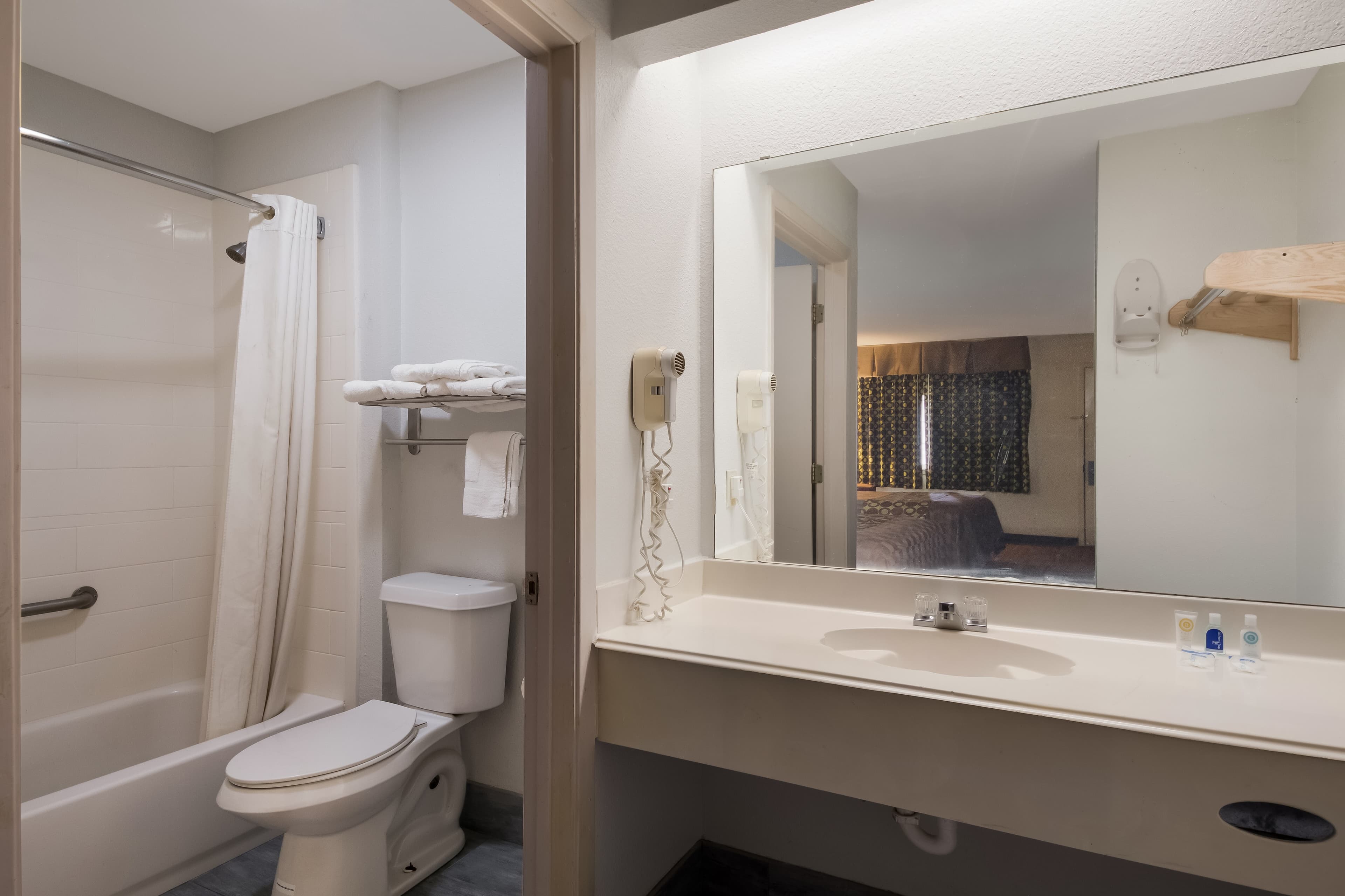 Rodeway Inn & Suites Corpus Christi Northwest — 32