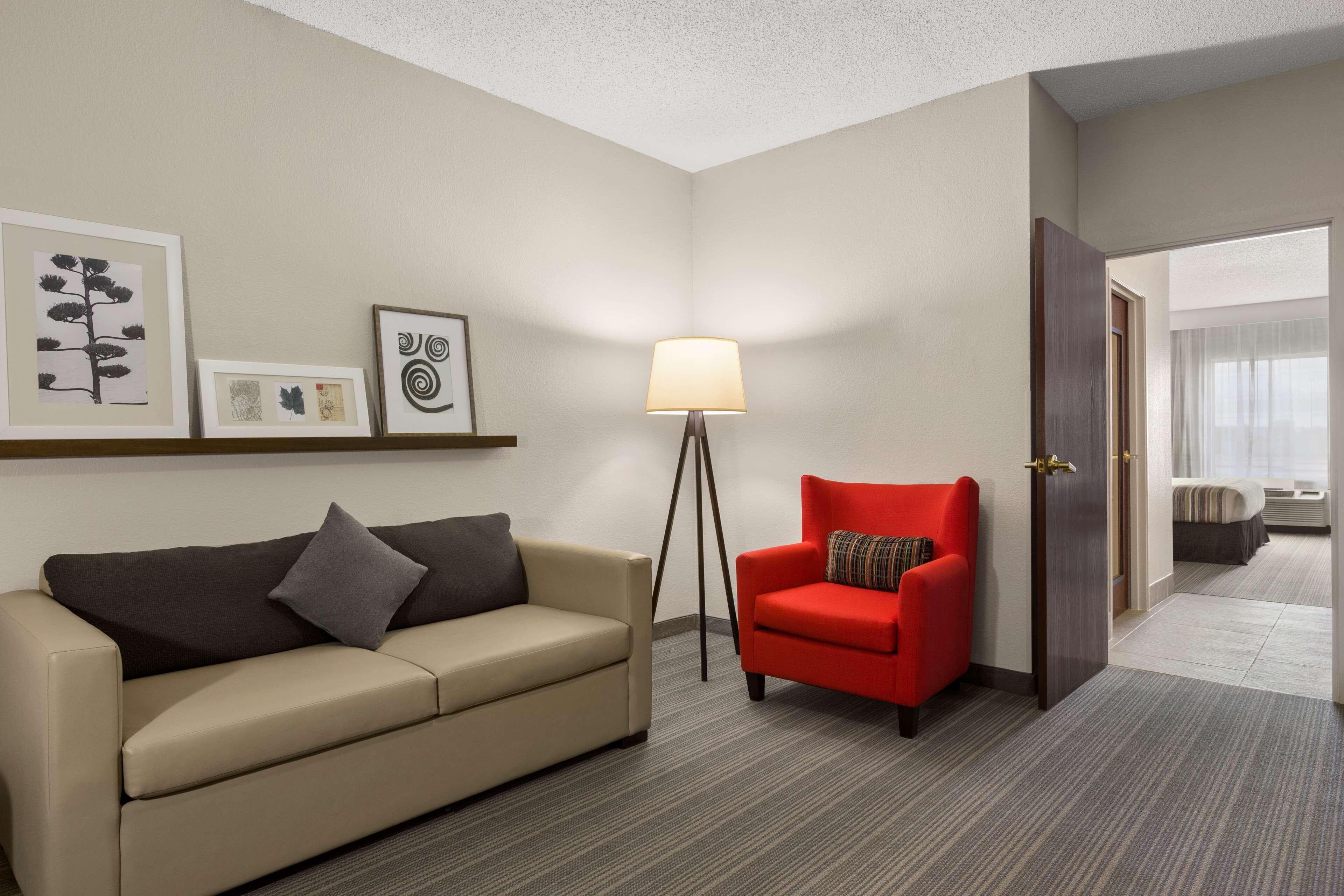 Country Inn & Suites by Radisson, Austin North (Pflugerville), TX - Image 2