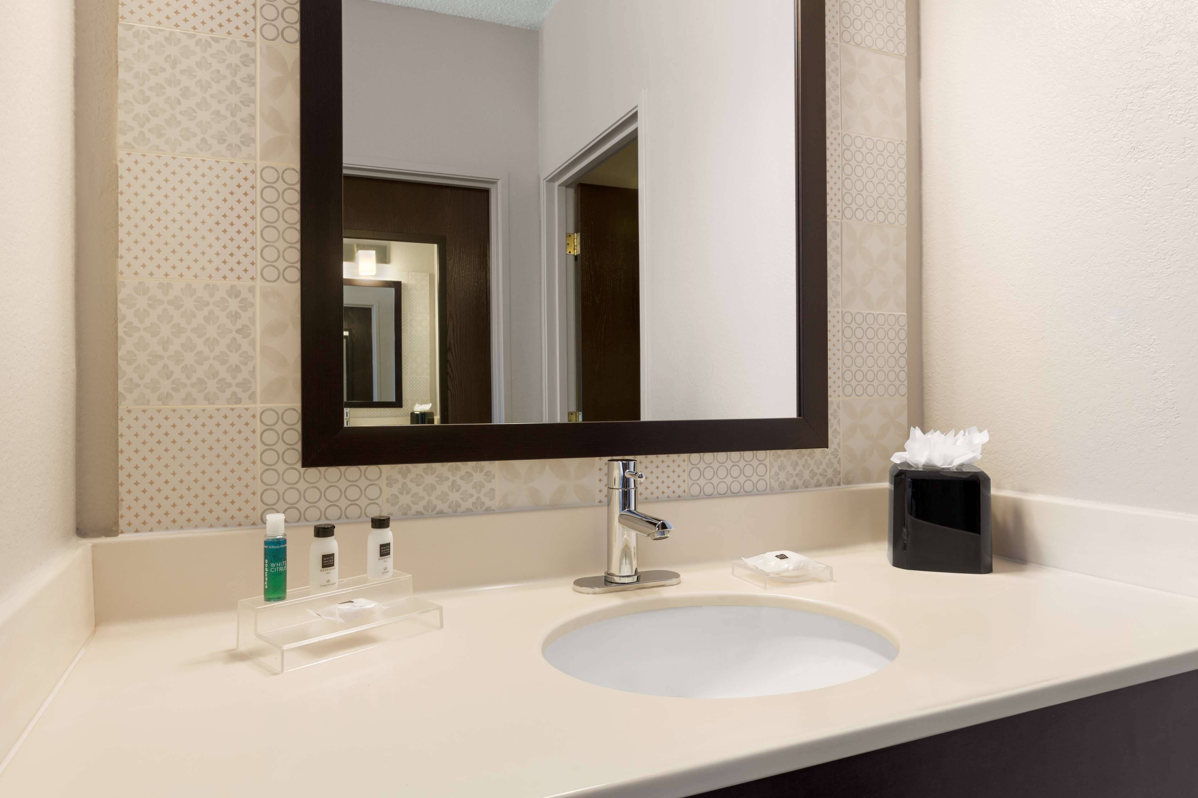 Country Inn & Suites by Radisson, Austin North (Pflugerville), TX - Image 4