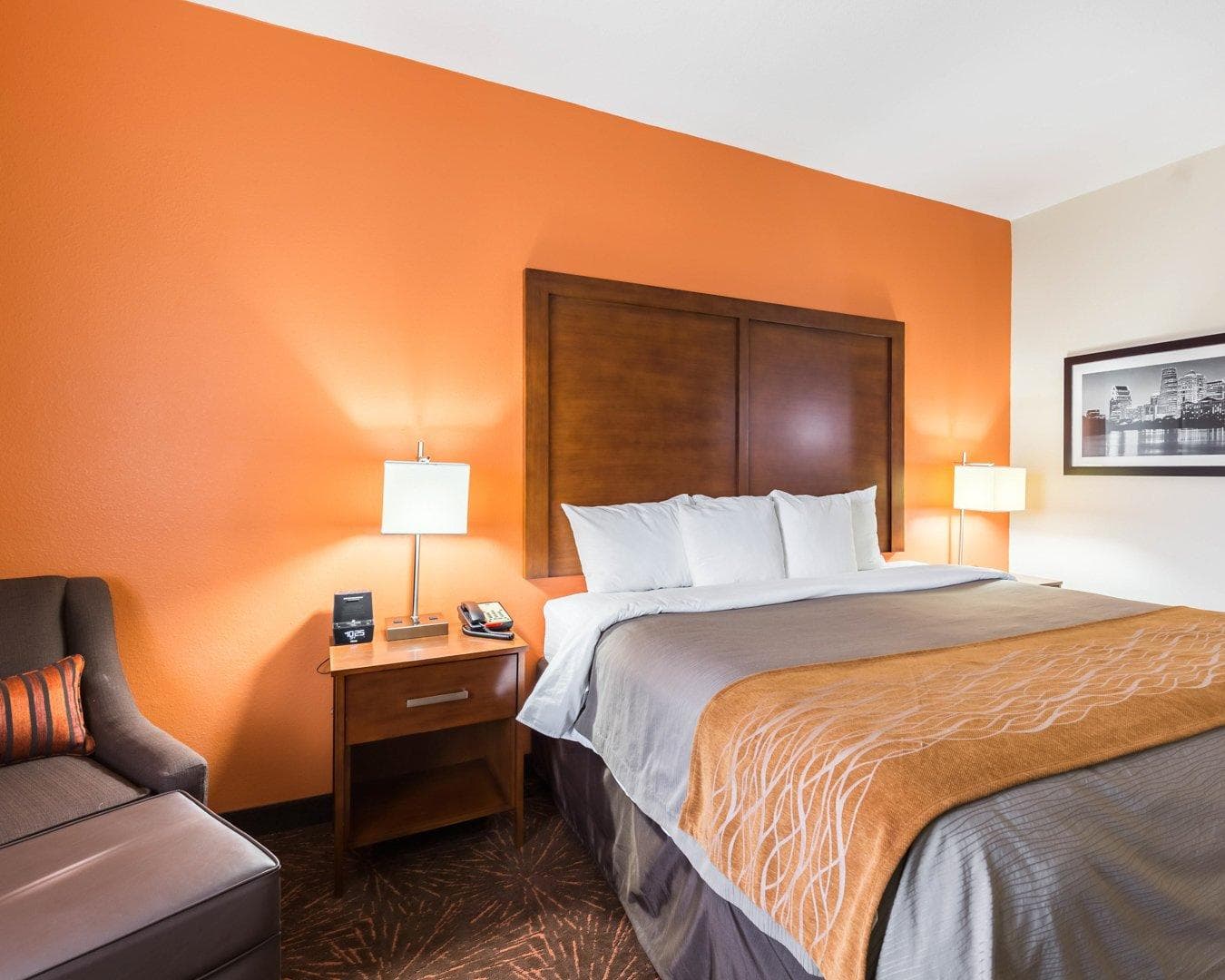 Econo Lodge Inn & Suites East Houston I-10 — 3