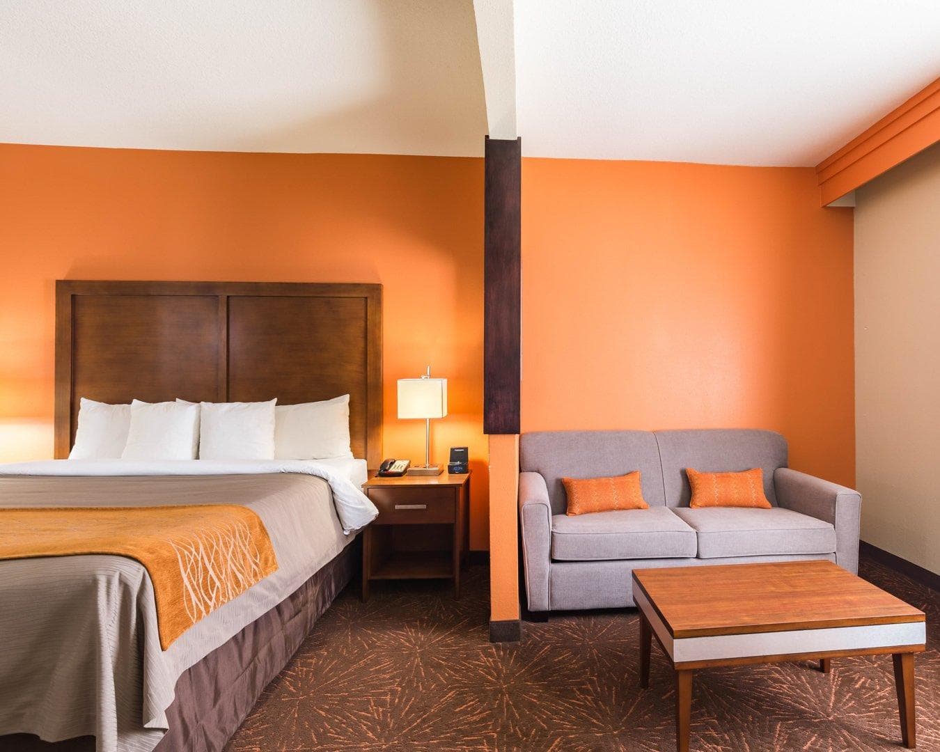 Econo Lodge Inn & Suites East Houston I-10 — 28
