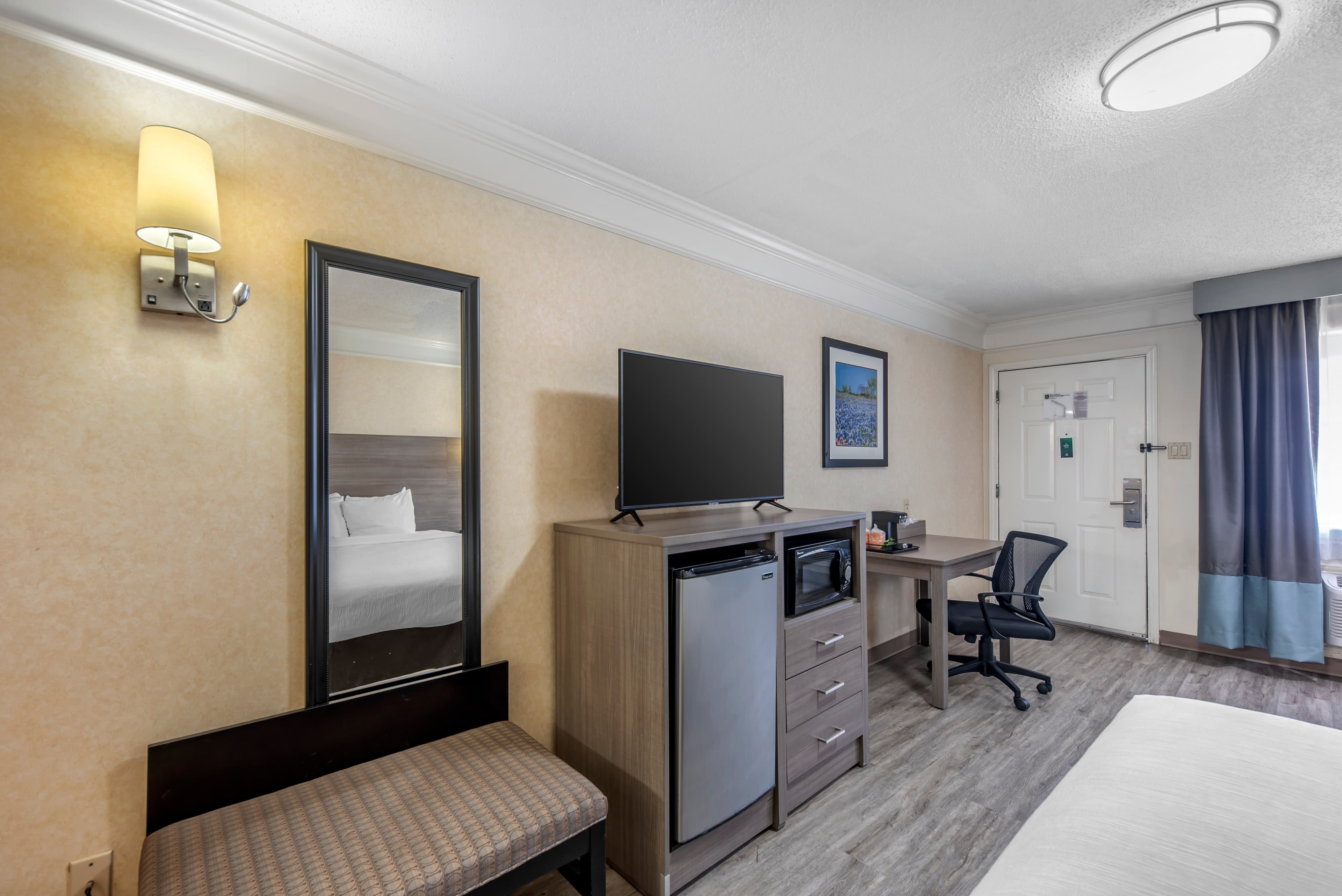 Quality Inn Near Lake Marble Falls — 17