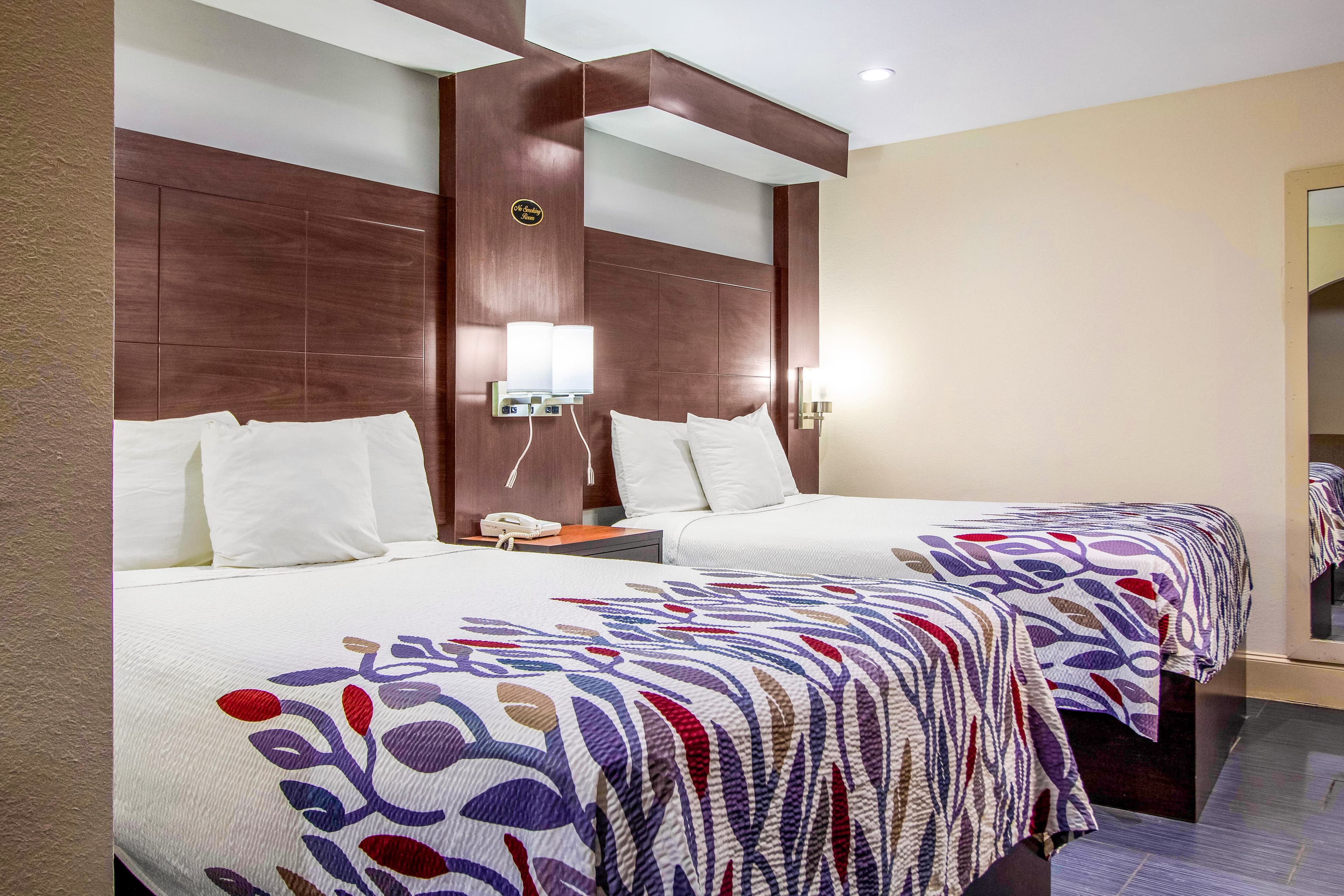 Rodeway Inn & Suites Houston near Medical Center - Image 2