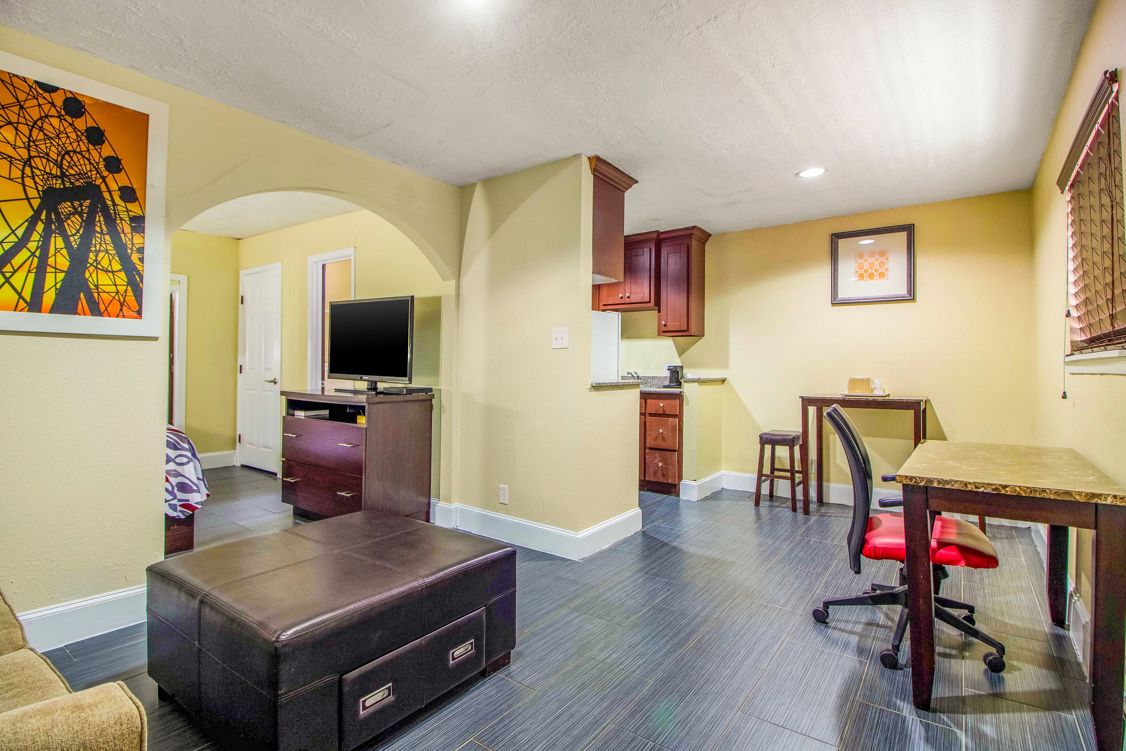 Rodeway Inn & Suites Houston near Medical Center — 8