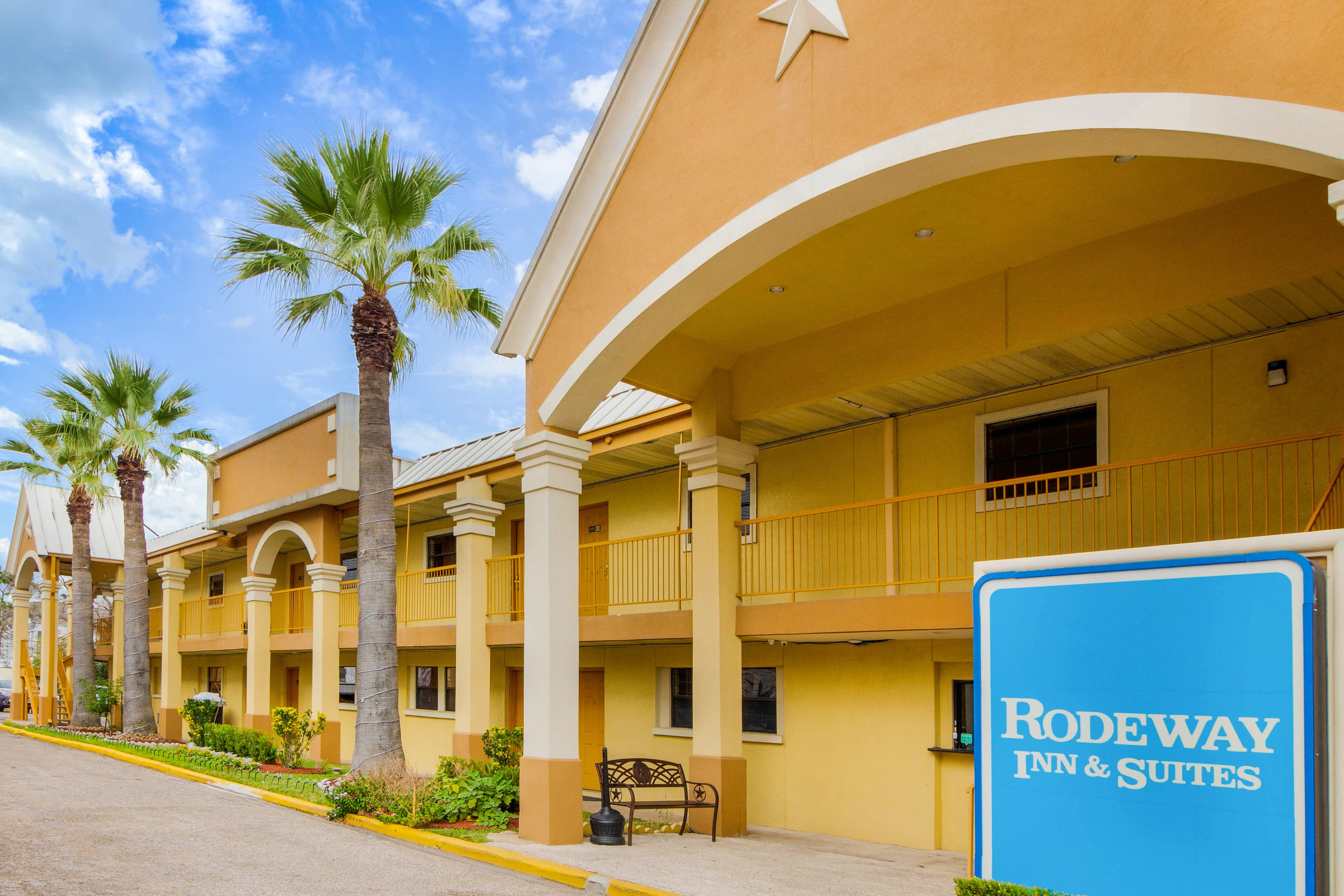 Rodeway Inn & Suites Houston near Medical Center - Image 1